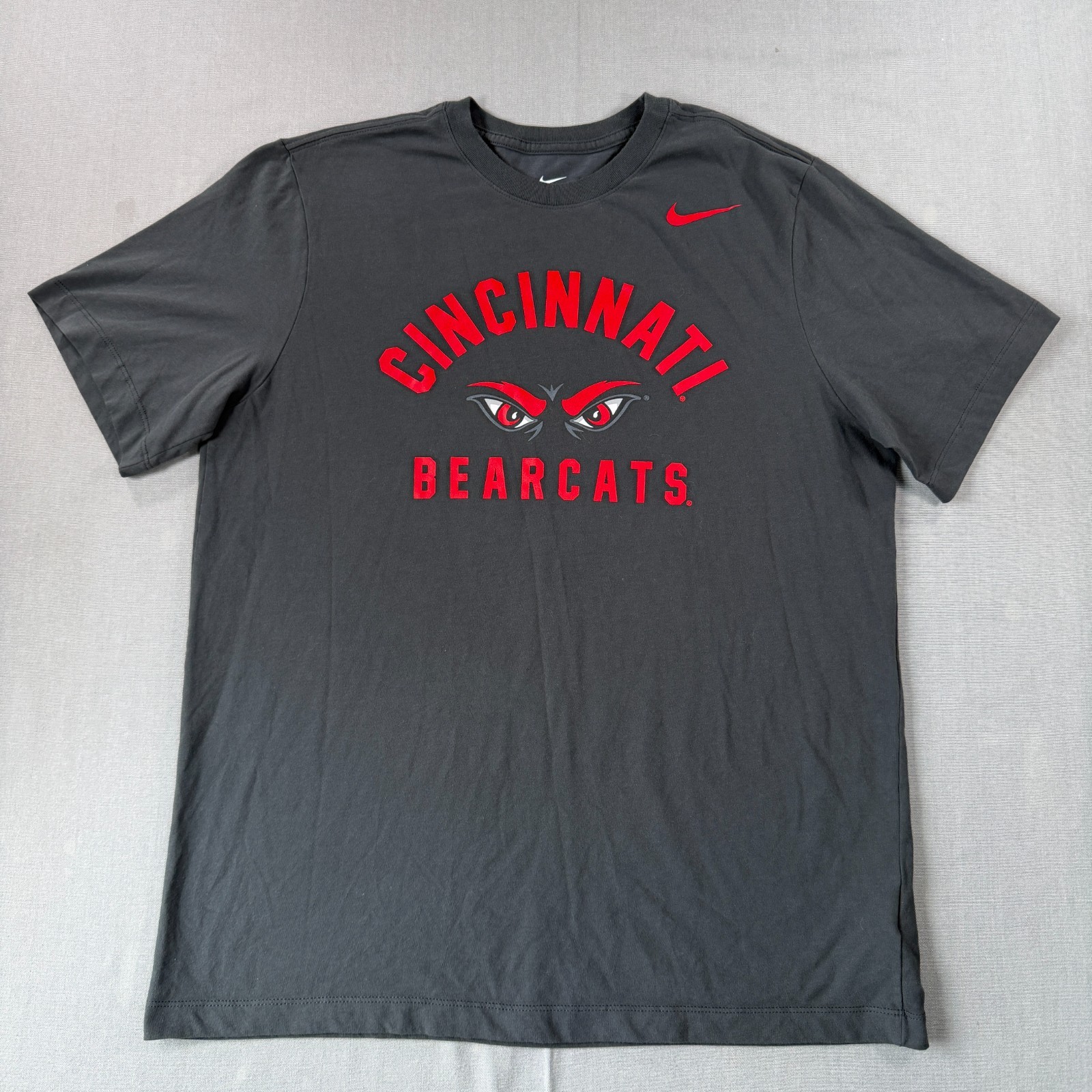 Nike Cincinnati Bearcats T Shirt Mens Large Gray Graphic Tee University UC Nike Cincinnati Bearcats T Shirt Mens Large Gray Graphic Tee University UC
