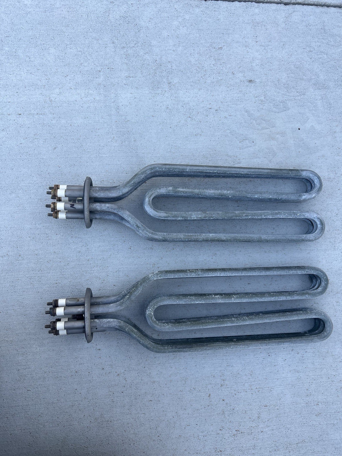 OEM Genuine Hobart FT900 Heating Element 13KW 208V PN:00-185700-00004 OEM Genuine Hobart FT900 Heating Element 13KW 208V PN:00-185700-00004