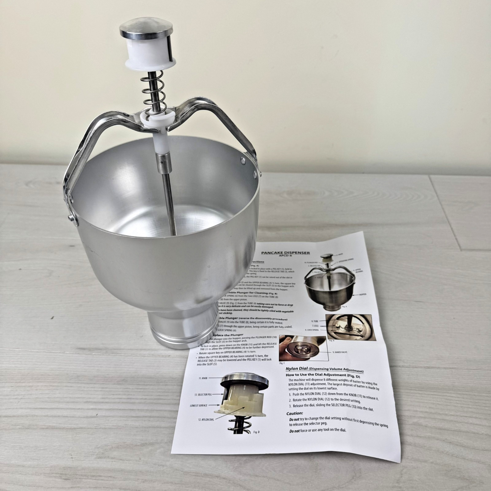 Winco B00HFASGM2 Aluminum Pancake Dispenser, Medium Winco B00HFASGM2 Aluminum Pancake Dispenser, Medium