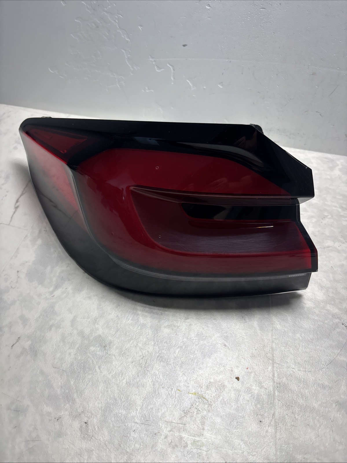 2021-23 BMW 5-Series G30 Left Driver Side Outer LED Taillight OEM  Read Descript