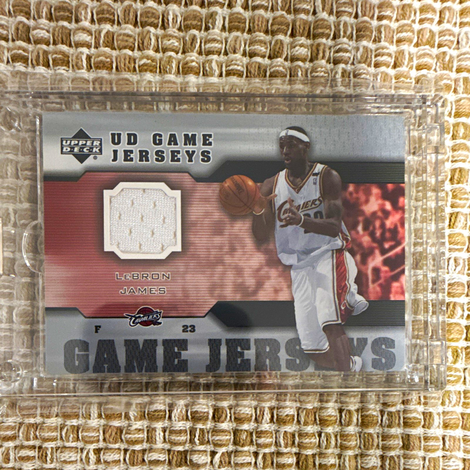 Upper Deck 2005-06 Game Worn Jerseys LeBron James Cavaliers #GJ-LJ Mem Card Upper Deck 2005-06 Game Worn Jerseys LeBron James Cavaliers #GJ-LJ Mem Card