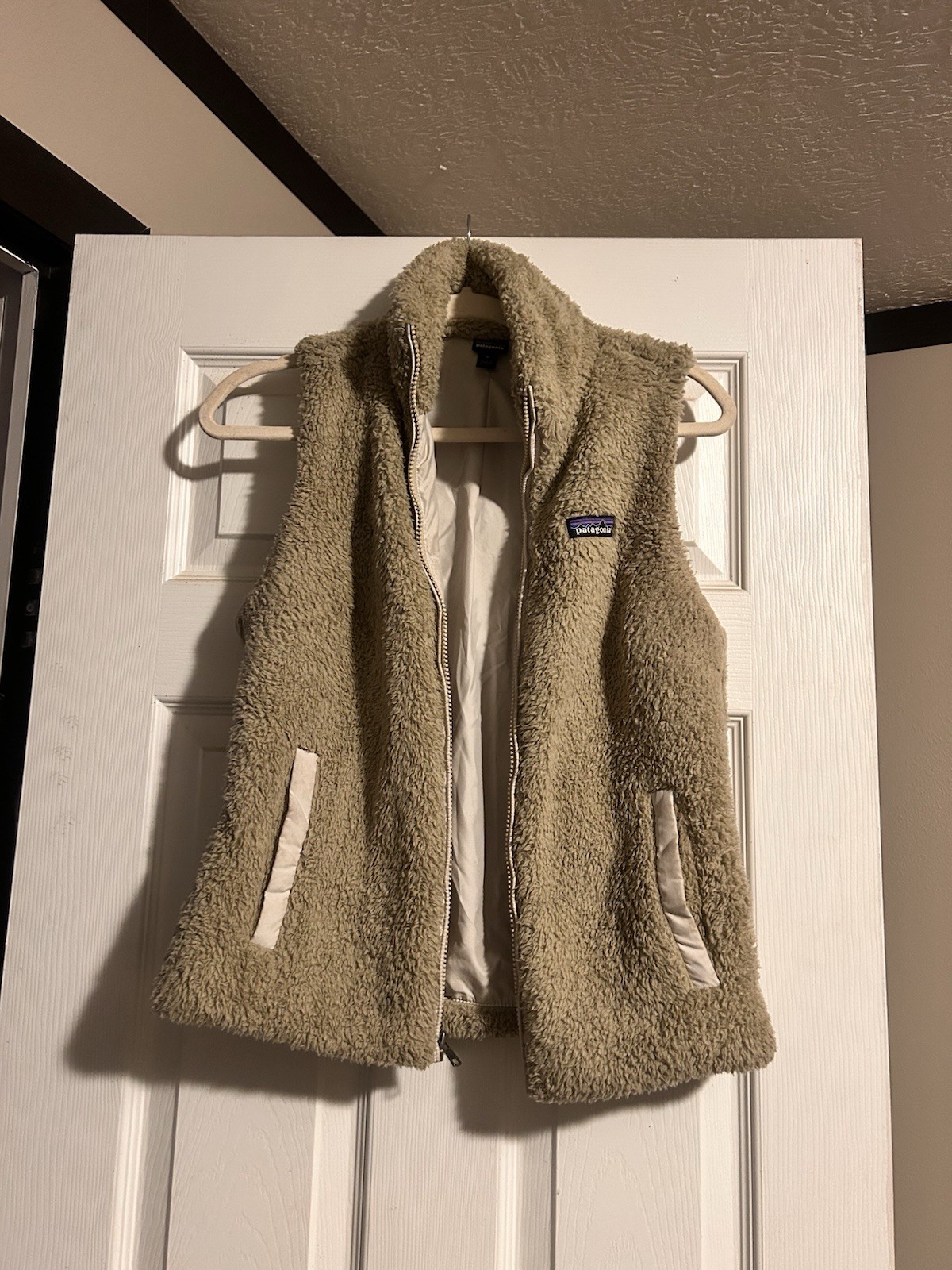 Patagonia Los Gatos Women\'s Beige Full Zip Sleeveless Lined Vest Size S Patagonia Los Gatos Women\'s Beige Full Zip Sleeveless Lined Vest Size S