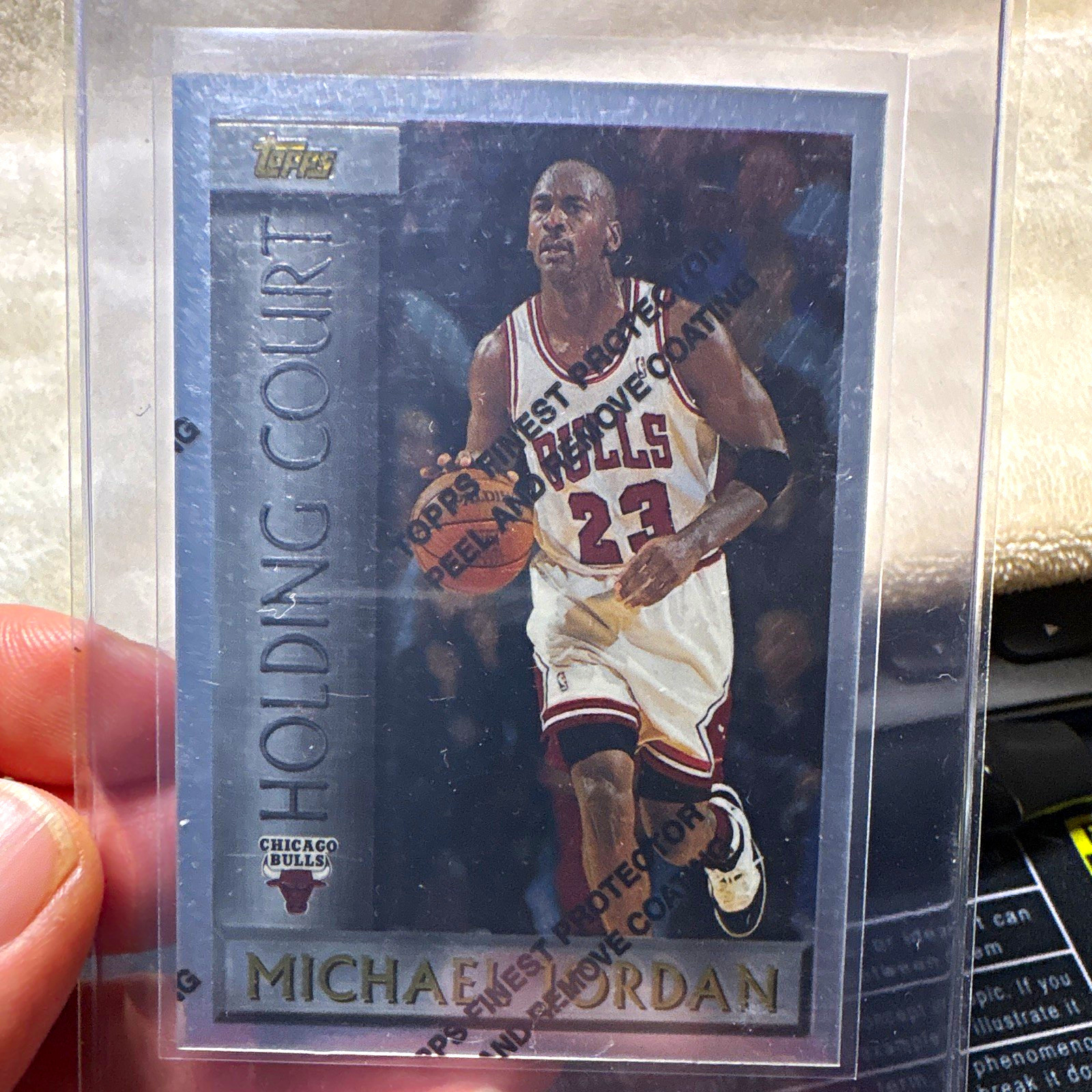 Topps 1996-97 Holding Court Insert Michael Jordan #HC2 Chicago Bulls Topps 1996-97 Holding Court Insert Michael Jordan #HC2 Chicago Bulls