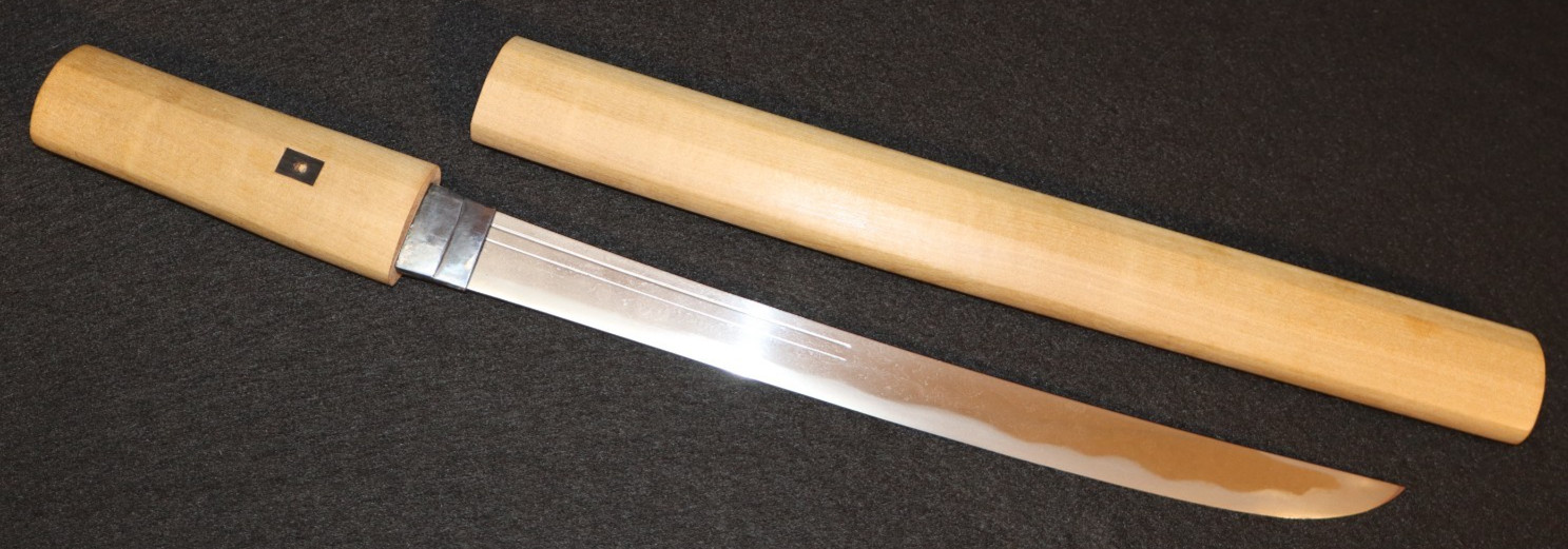 Old Japanese Sunnobi Tanto 寸延短刀 Gisuke 義助 Signed Horimono 彫物 - Muromachi Period