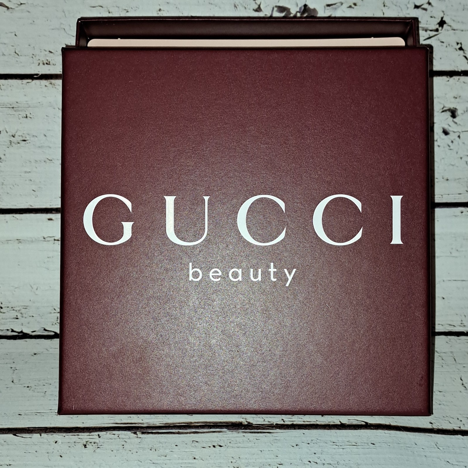 Gucci Beauty Gift Set Glow Highlighter Opal Pink + Plumping Gloss Bertha Pink Gucci Beauty Gift Set Glow Highlighter Opal Pink + Plumping Gloss Bertha Pink
