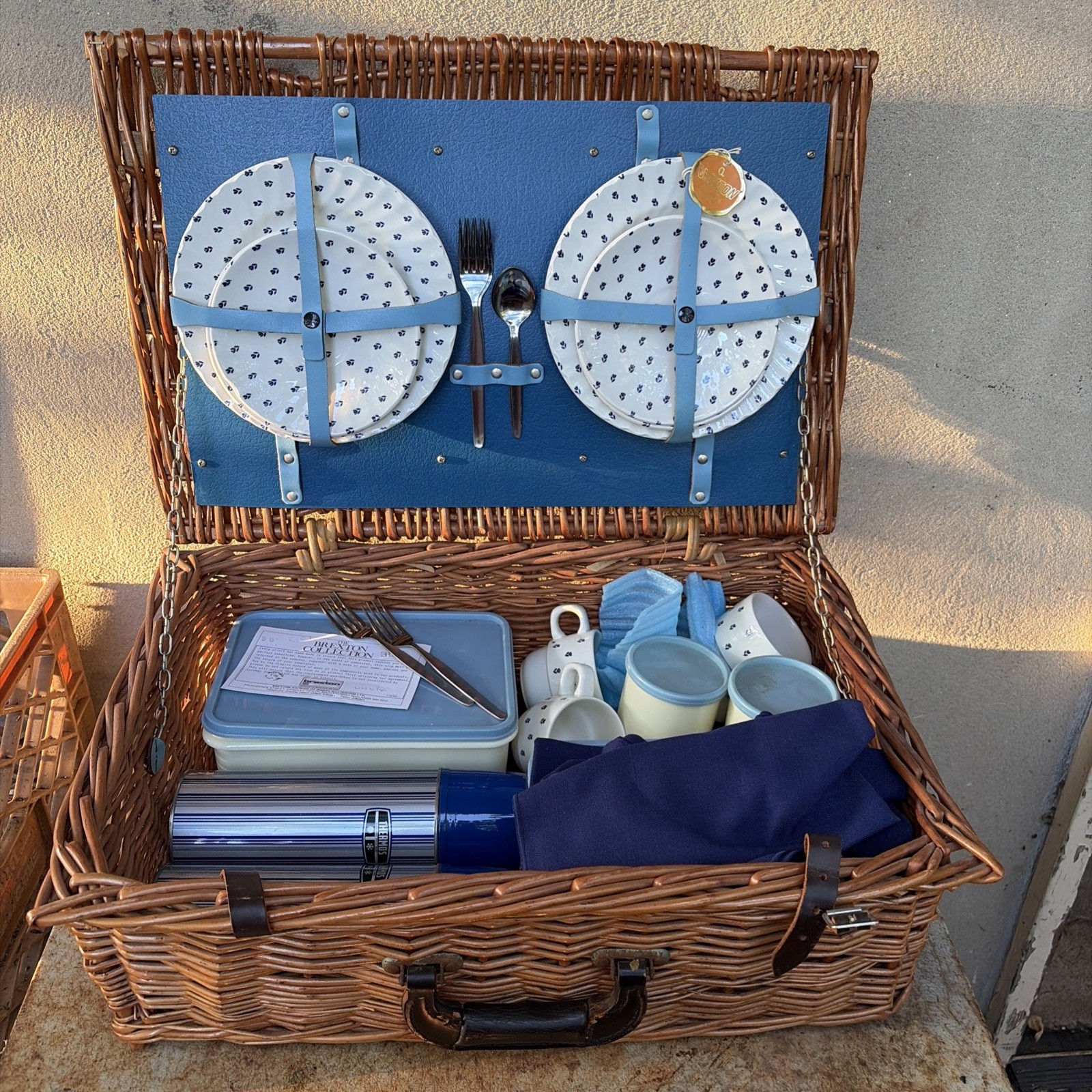 Vintage Brexton Wicker Picnic Basket Set 4 Person 2 Thermos Retro Camping Vintage Brexton Wicker Picnic Basket Set 4 Person 2 Thermos Retro Camping