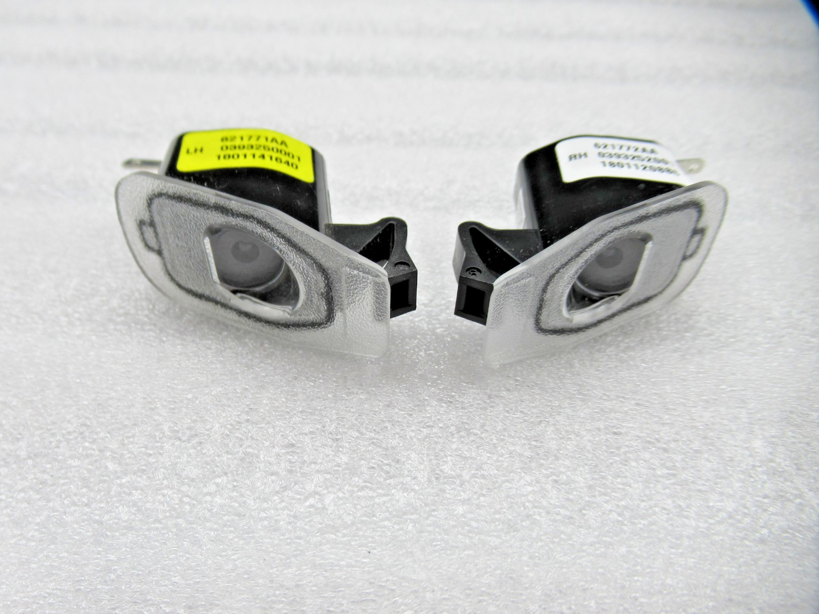 OEM Ford Lincoln Mirror Puddle Lamp PAIR* MKC MKZ MKX Nautilus Navigator (15-23) OEM Ford Lincoln Mirror Puddle Lamp PAIR* MKC MKZ MKX Nautilus Navigator (15-23)