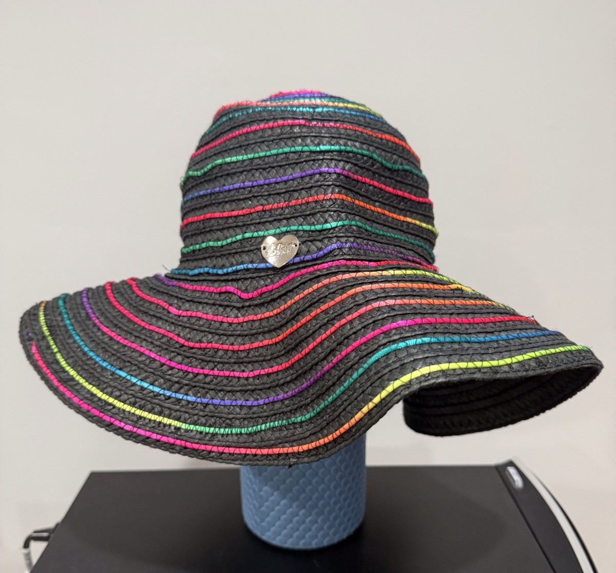 Betsey Johnson Paper Yarn Bucket Hat Black/Multicolor Trim One Size - Pre-Owned Betsey Johnson Paper Yarn Bucket Hat Black/Multicolor Trim One Size - Pre-Owned