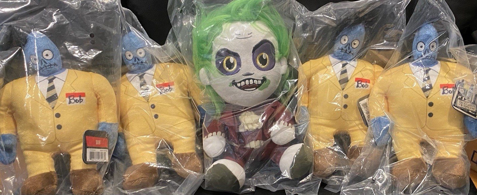 NEW Beetlejuice 8” Plush Doll + 4 Lot Shrunken Bob Kidrobot Red Tuxedo HALLOWEEN NEW Beetlejuice 8” Plush Doll + 4 Lot Shrunken Bob Kidrobot Red Tuxedo HALLOWEEN