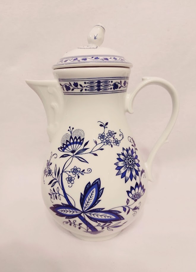 VTG Porzellanfabrik Tirschenreuth Germany BLUE ONION Coffee Tea Pot & Lid 9.5\ VTG Porzellanfabrik Tirschenreuth Germany BLUE ONION Coffee Tea Pot & Lid 9.5\