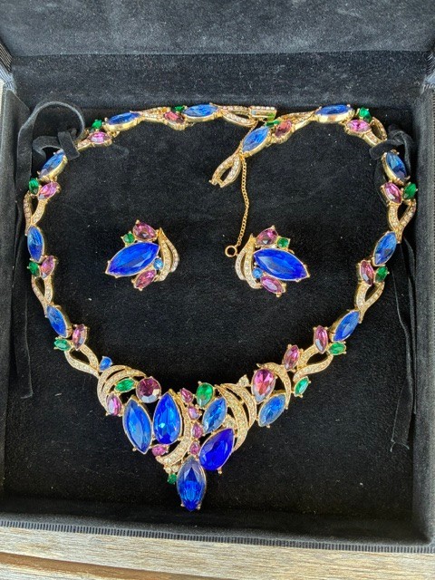 EXTREMELY RARE - Stunning Trifari necklace & earring EXTREMELY RARE - Stunning Trifari necklace & earring