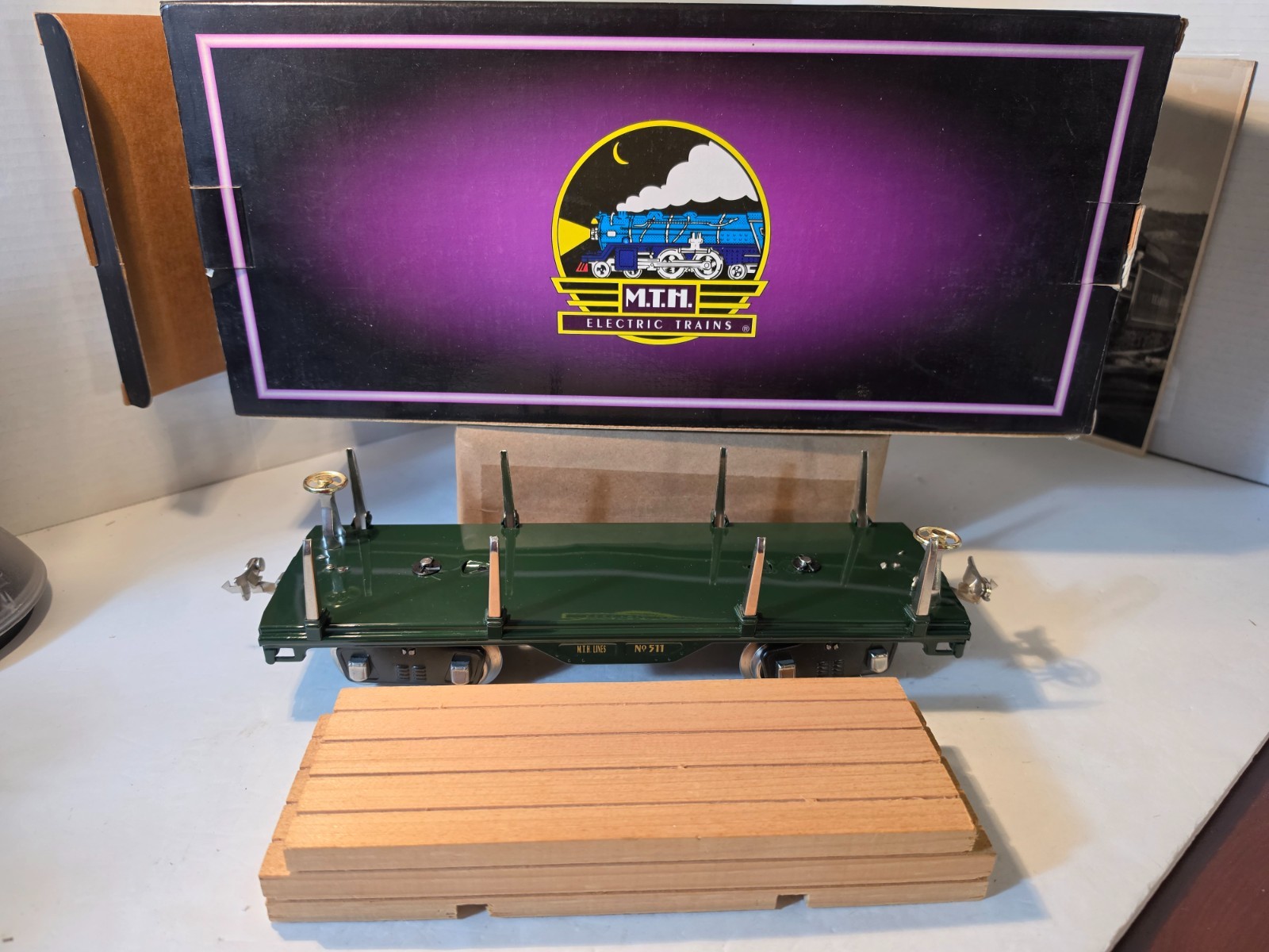 MTH Tinplate Traditions 10-1117 No. 511 Flatcar (Dark Green) w/Wood Load OB