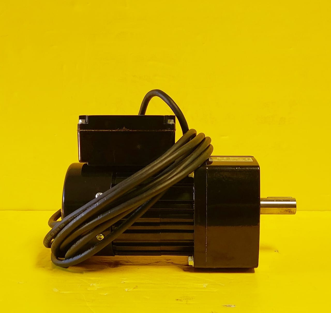 New Bodine Electric 34Y4BFCI-E4 AC Gearmotor 115V 1.6RPM Ratio 1/100 3/4
