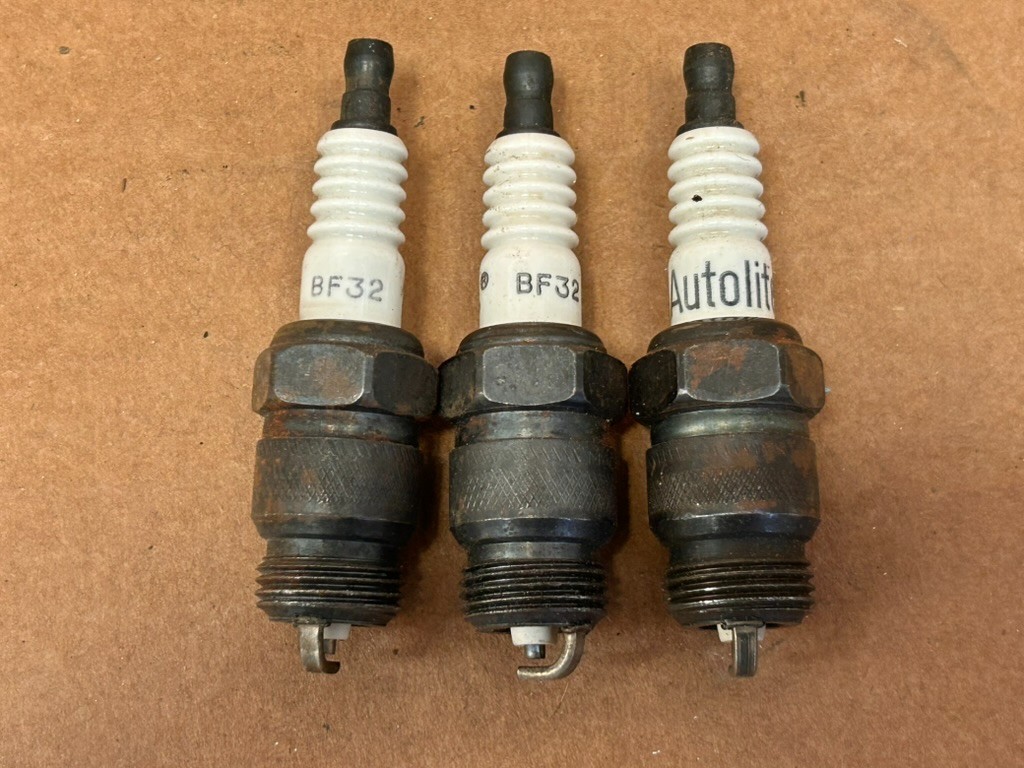 Ford Mustang Autolite Power Tip BF32 Spark Plugs  (3). NOS