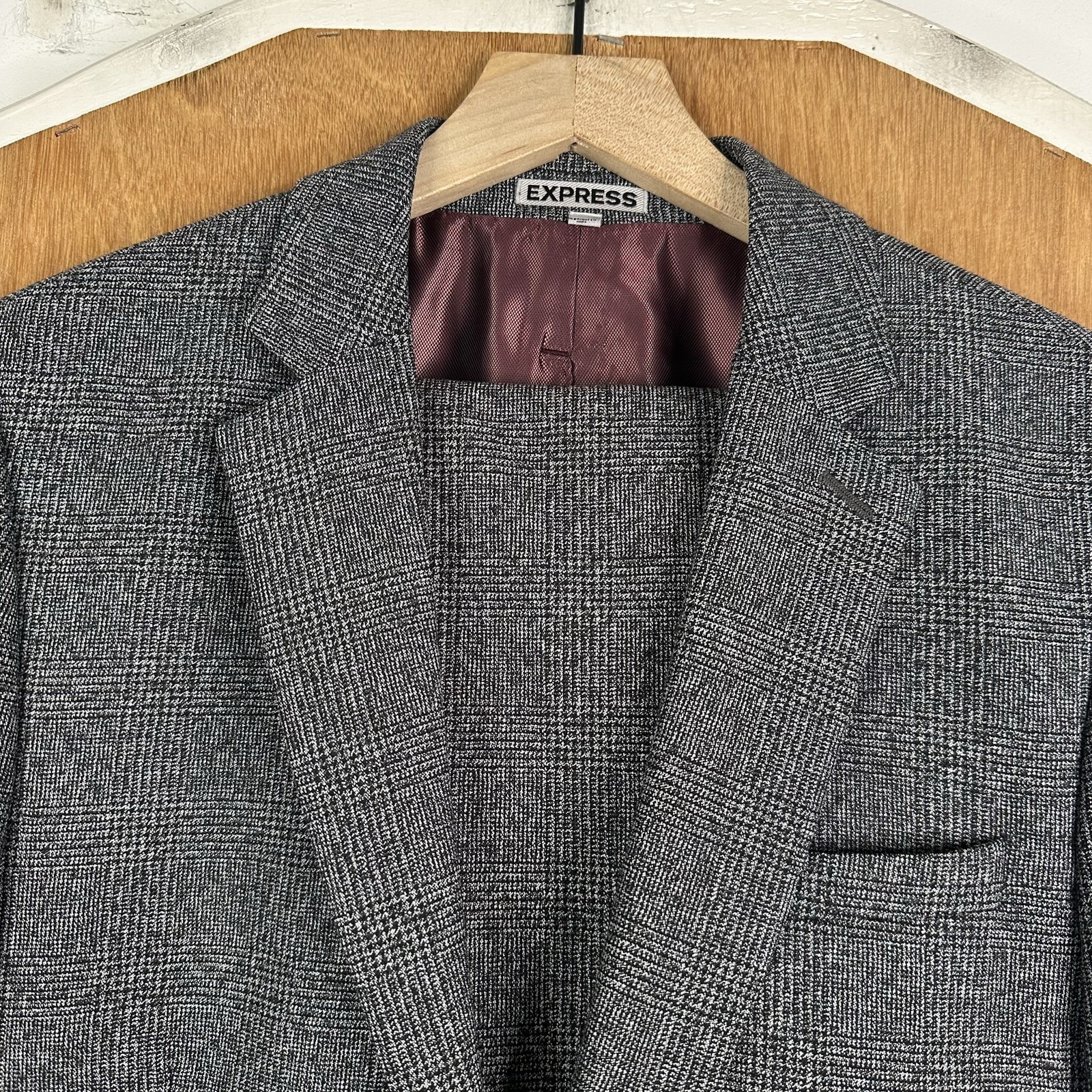 Express Suit Mens 36R Gray Haevyweight Wool Blend Prince of Wales 2 Button 32x30 Express Suit Mens 36R Gray Haevyweight Wool Blend Prince of Wales 2 Button 32x30