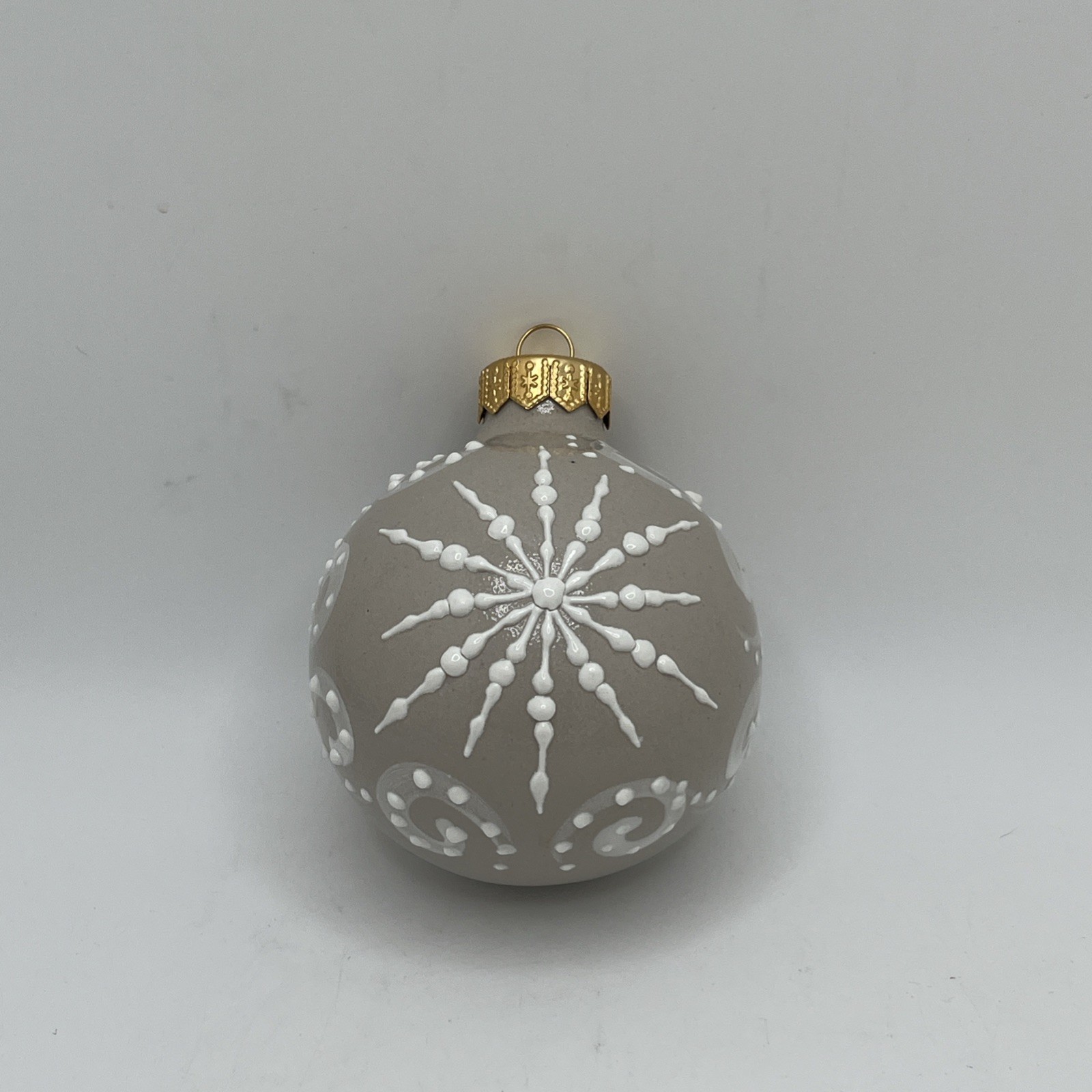 STUNNING Salmon Falls Stoneware Christmas Ball Ornament White Snowflake 2026 NEW