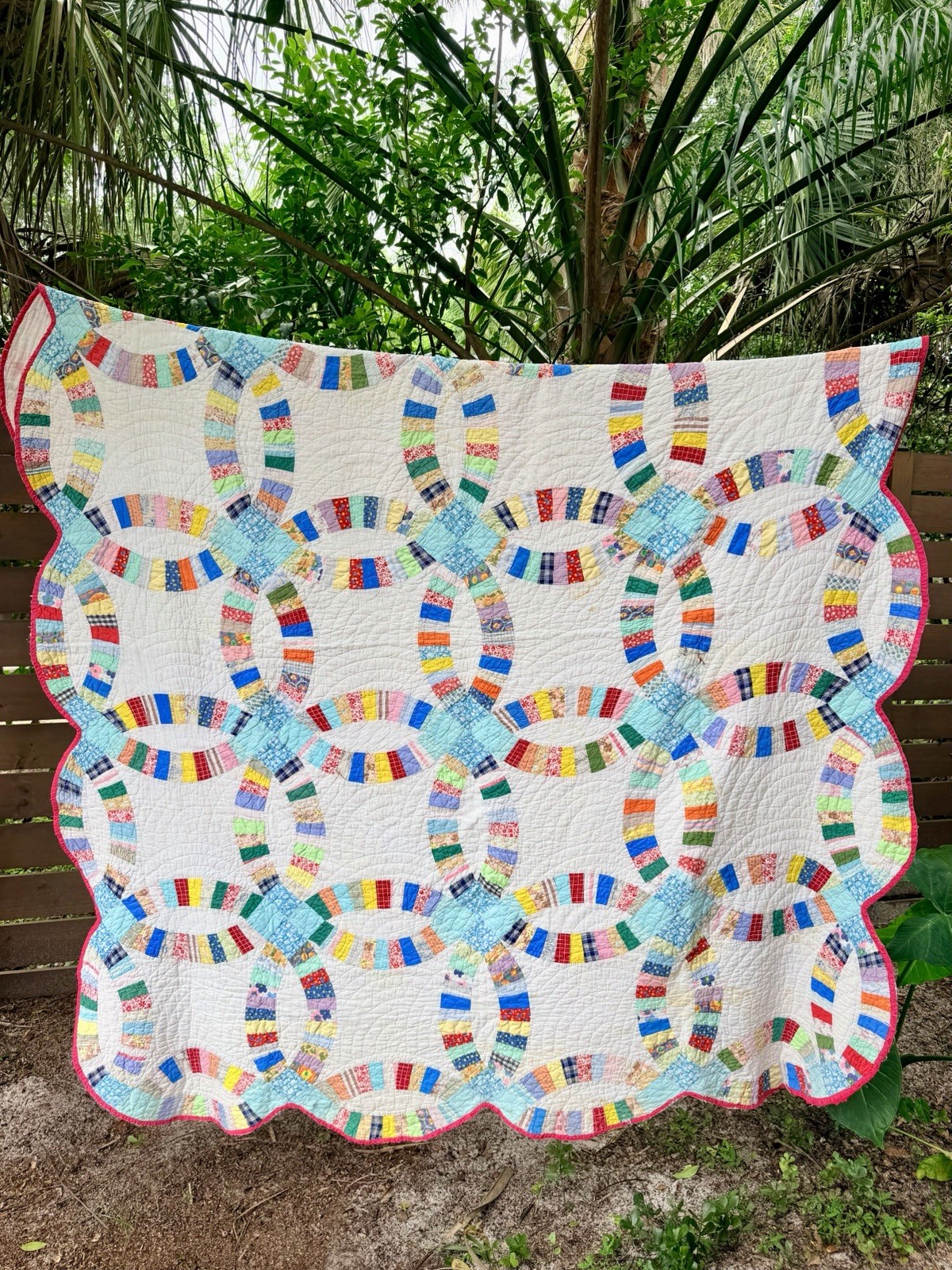 Vintage Antique Handmade Quilt Double Wedding Ring Hand Quilted Scalloped 72x84