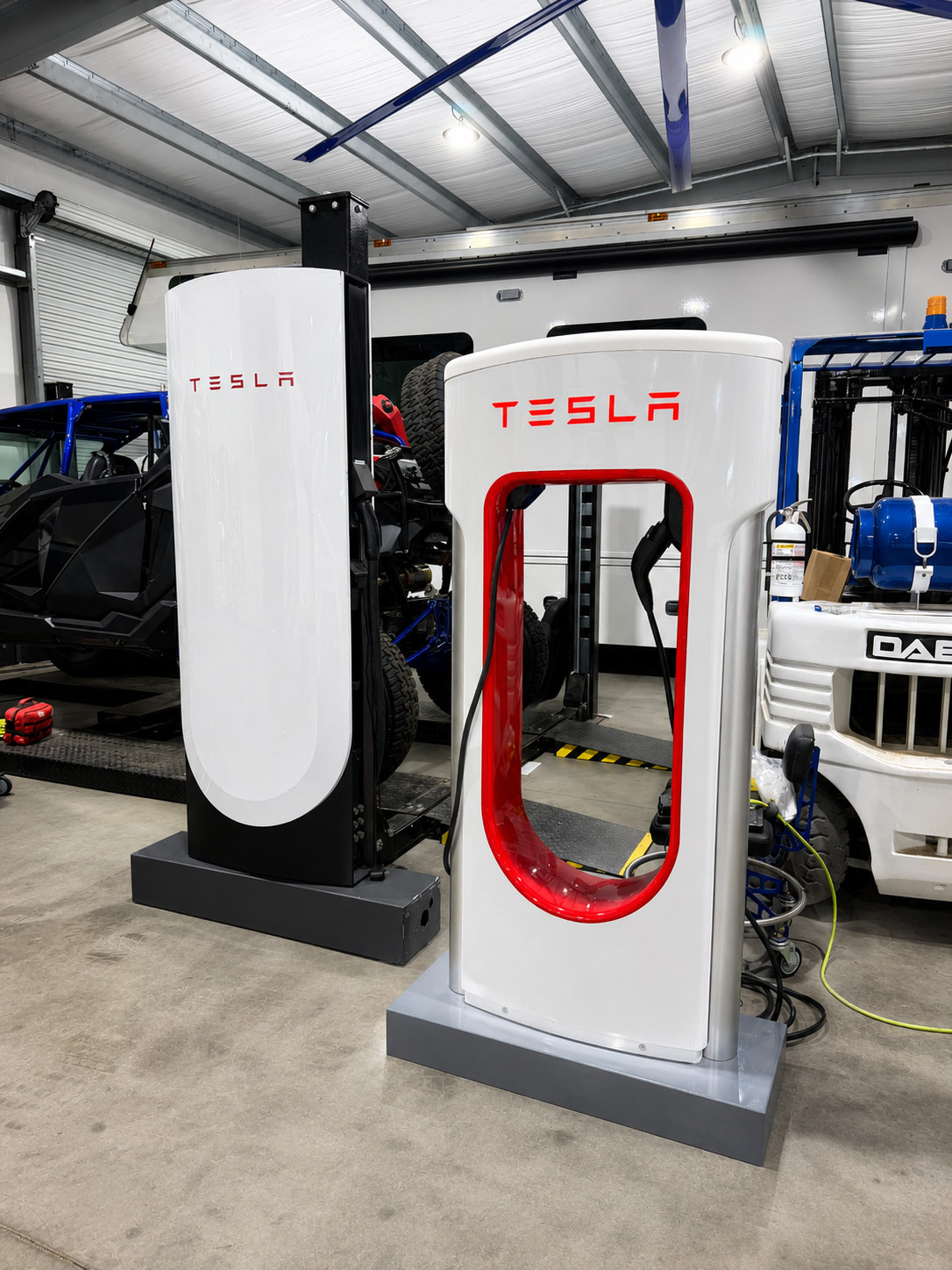 Tesla Supercharger Replica Home EV Charger – Universal 48A Level 2 – NACS & J177