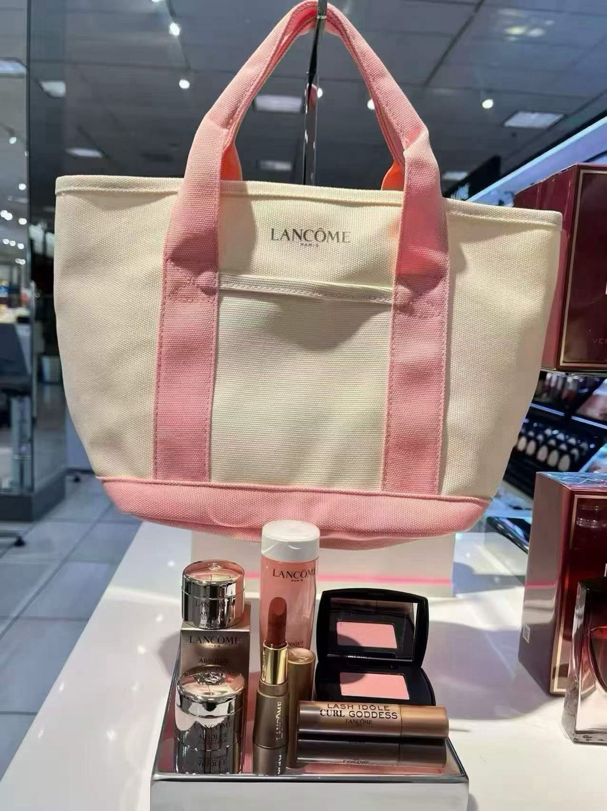 Lancôme 7 Piece Gift Set With Tote Bag. Brand New Never Opened. See Photos