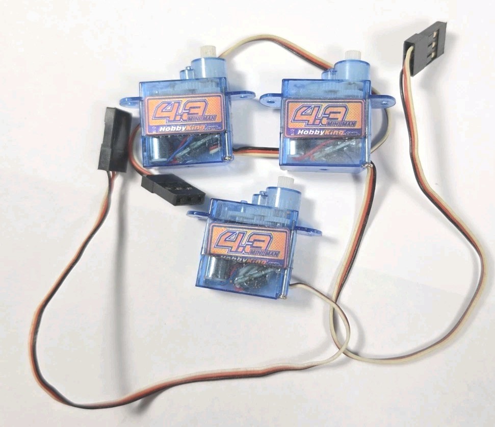Lot Of 3 HobbyKing 4.3 MiniMan Micro Servos Lot Of 3 HobbyKing 4.3 MiniMan Micro Servos