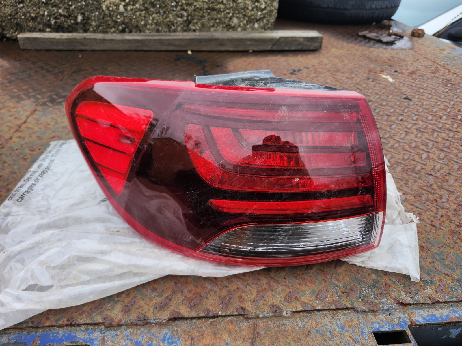 19-20\' Kia Sorento Tail Light Assembly (Driver Side)(Aftermarket) 19-20\' Kia Sorento Tail Light Assembly (Driver Side)(Aftermarket)