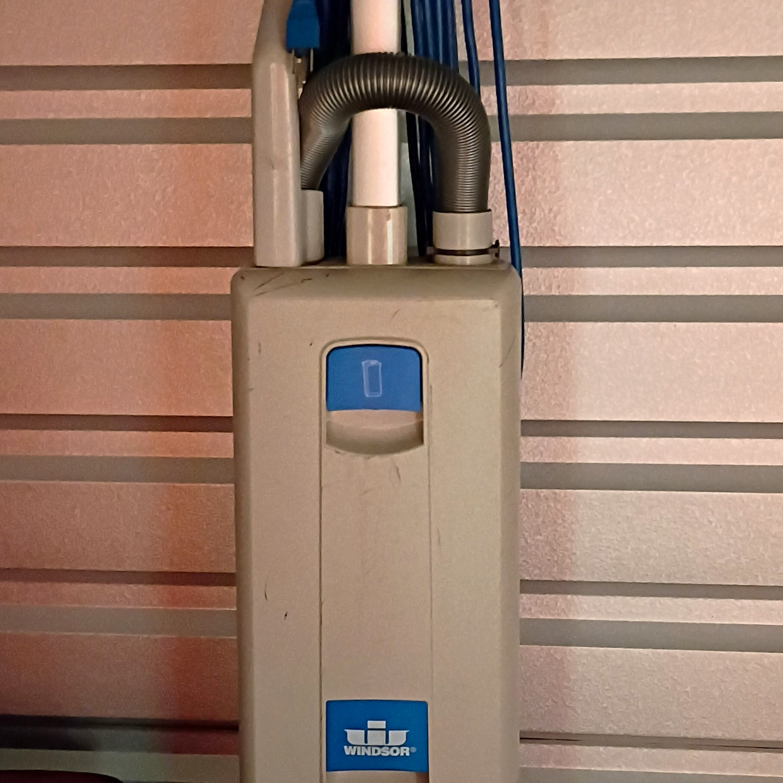Windsor Sensor Commercial Upright Vacuum Cleaner - Gray/Blue Upright Vacuum Windsor Sensor Commercial Upright Vacuum Cleaner - Gray/Blue Upright Vacuum