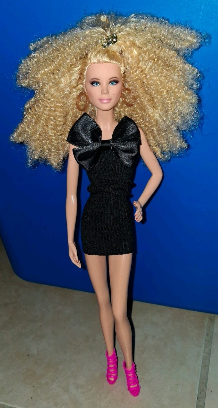Barbie OOAK Basics Neutrals #07 Model Muse Doll with Retouch Makeup, Victoria 