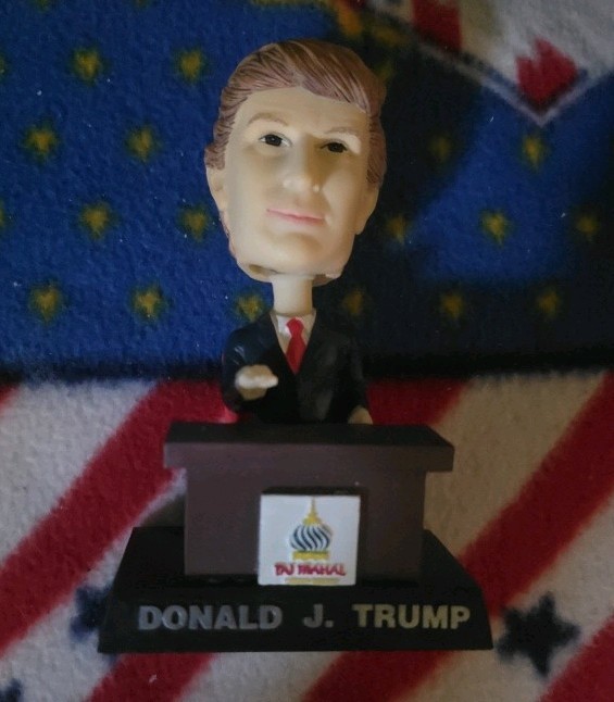 Pre-Owned DONALD J TRUMP VINTAGE 2004-05 TAJ MAHAL CASINO BOBBLEHEAD