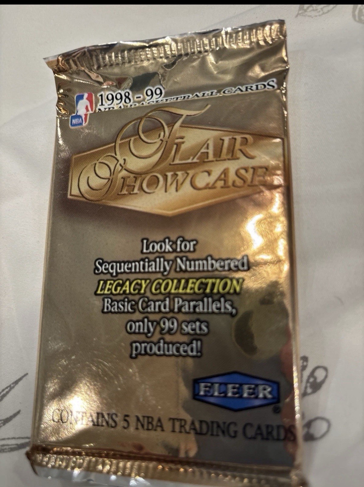 1998/99 Flair Showcase - Basketball Trading card-—Sealed Pack—