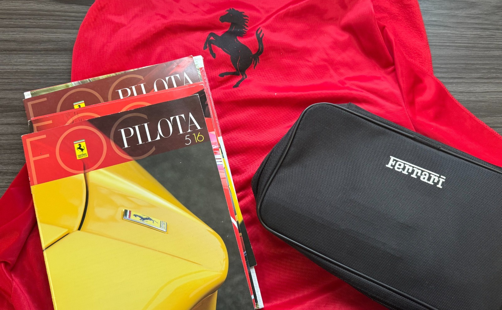 GENUINE OEM FERRARI 458 ITALIA TOOL KIT + PILOTA MANUALS / BOOKLETS BUNDLE GENUINE OEM FERRARI 458 ITALIA TOOL KIT + PILOTA MANUALS / BOOKLETS BUNDLE