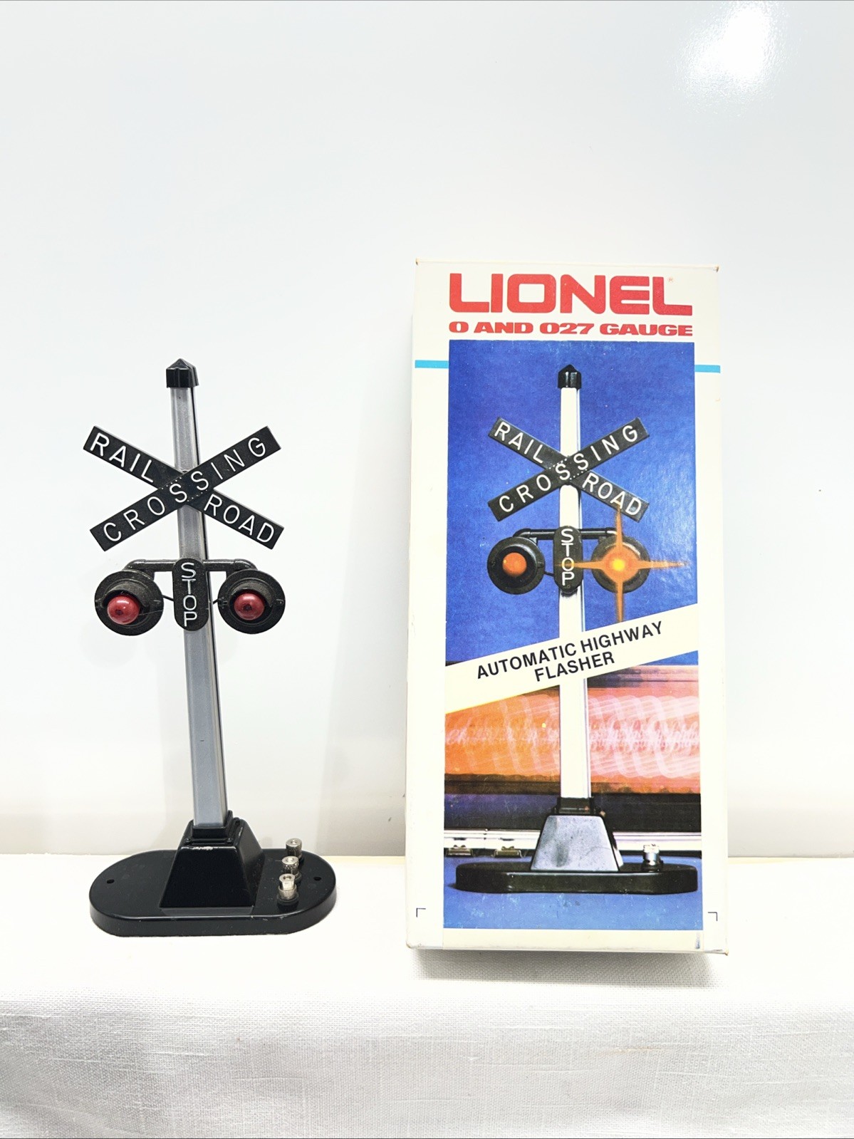 Lionel 6-2154 Operating Highway Flasher New Lionel 6-2154 Operating Highway Flasher New