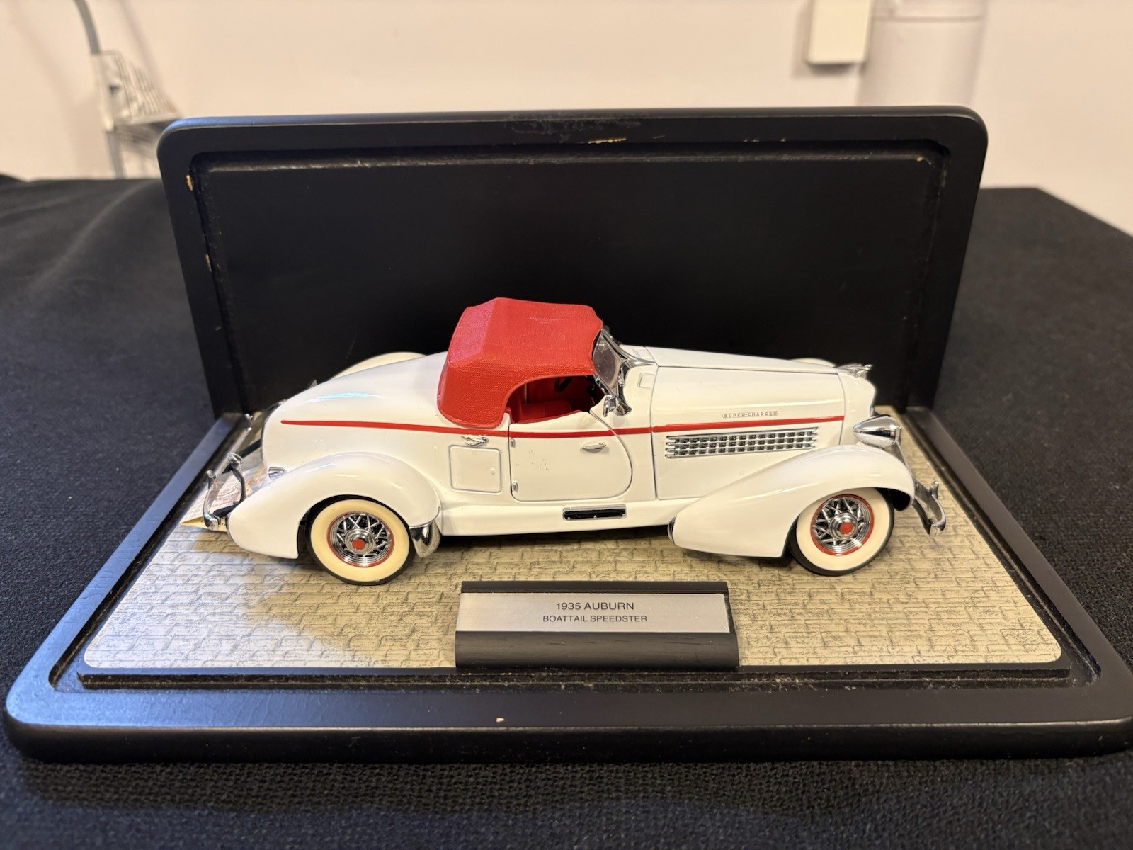 Franklin Mint Precision Models 1935 Auburn 851 Boattail Speedster 1:24 Diecast