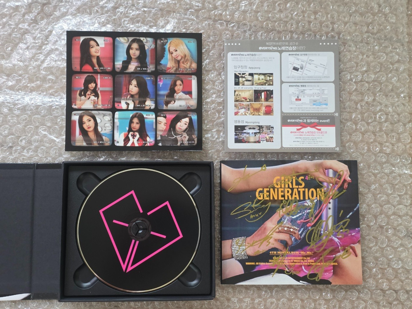 SNSD Girls\' Generation 4th Mini Mr. Mr Promo Sticker Album Autographed Hand Sign SNSD Girls\' Generation 4th Mini Mr. Mr Promo Sticker Album Autographed Hand Sign