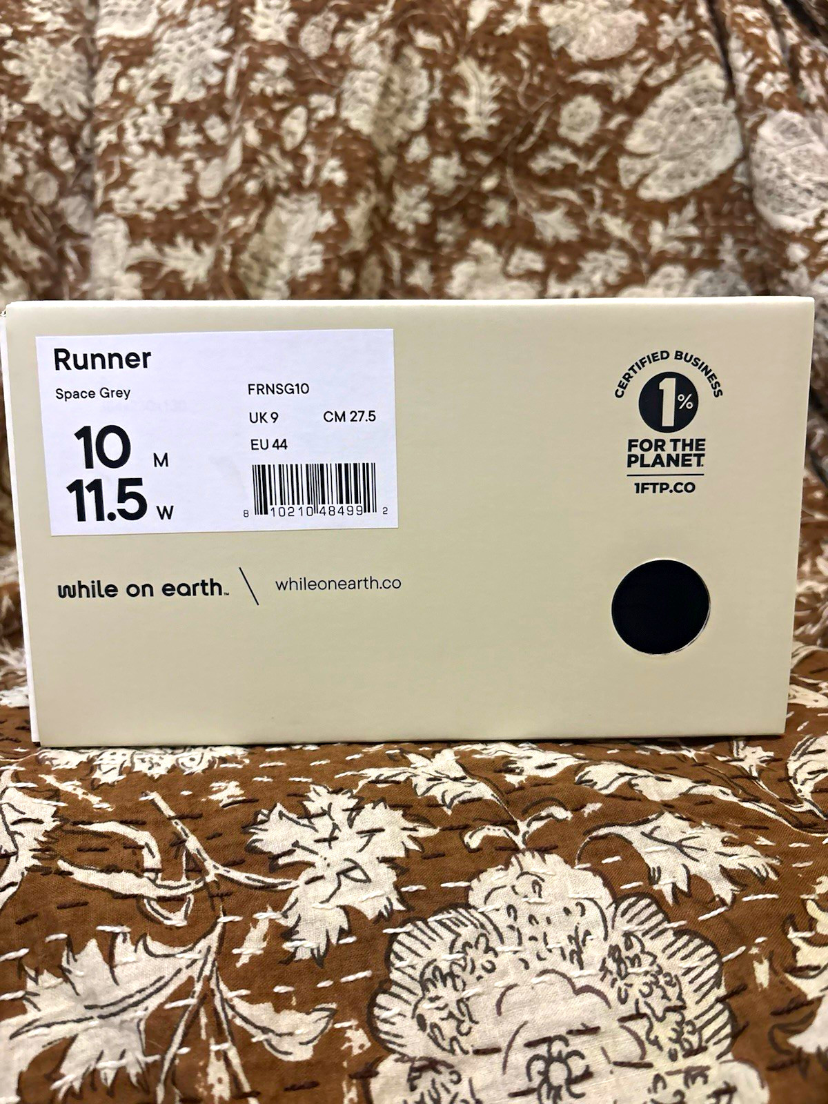 While on Earth Runner Space Gray Low Top Running Sneaker Men’s US 10 UK 9 EU 44 While on Earth Runner Space Gray Low Top Running Sneaker Men’s US 10 UK 9 EU 44