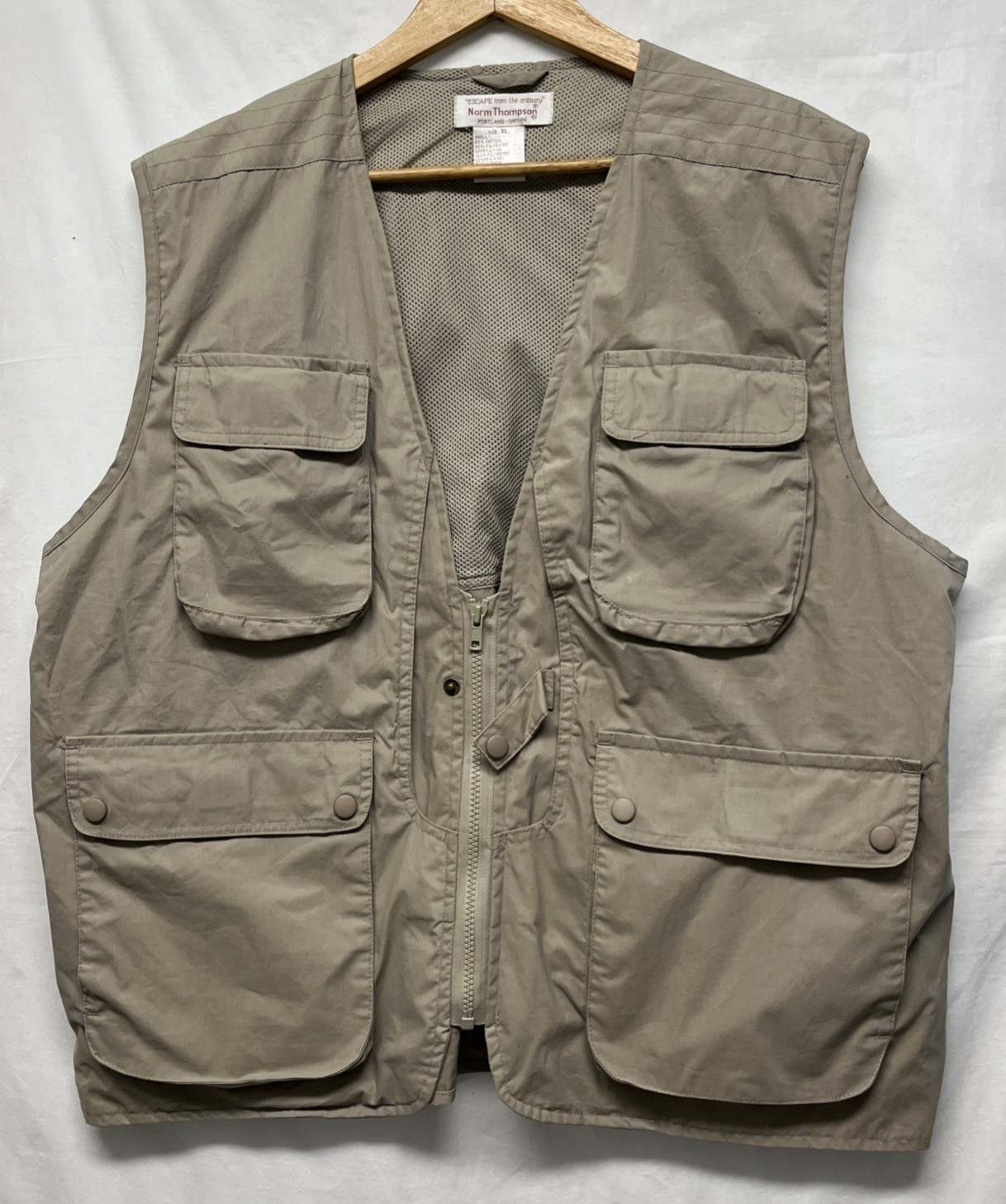 Vintage Norm Thompson Mens XL Fishing Vest Beige Pockets