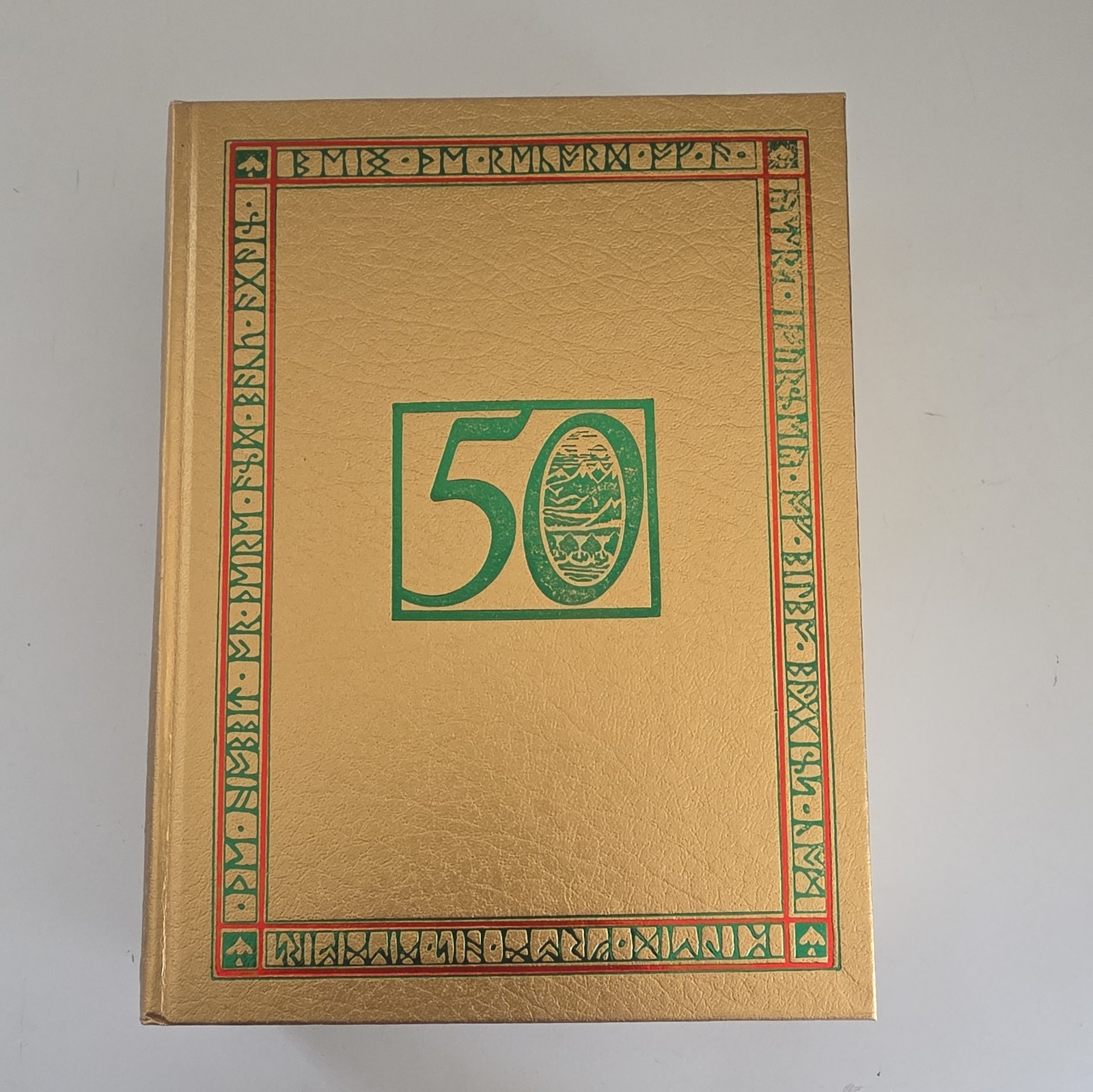 The Hobbit J,R.R Tolkien 50 gold anniversary 1976 Book & Cover case 1st Print GJ The Hobbit J,R.R Tolkien 50 gold anniversary 1976 Book & Cover case 1st Print GJ
