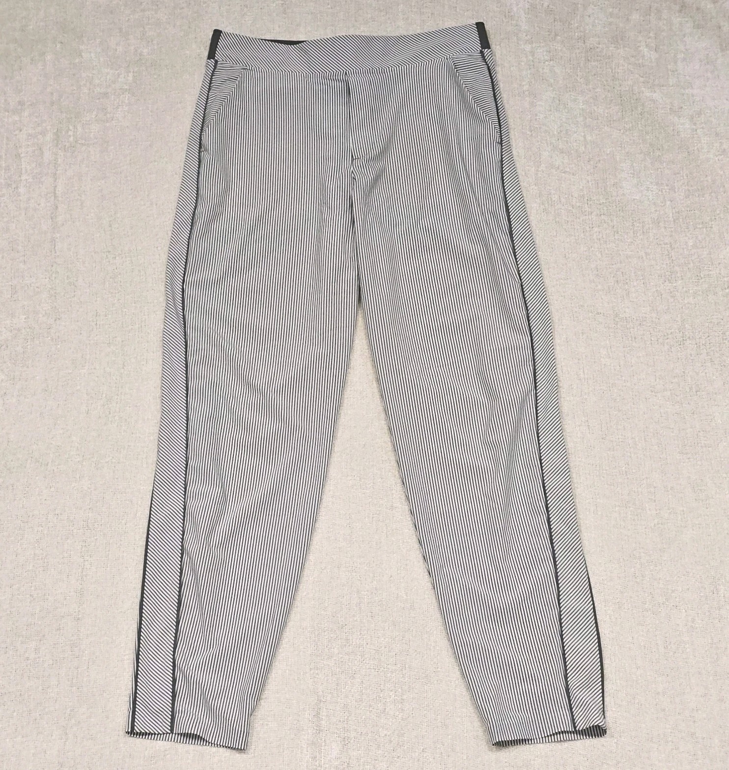 EUC Athleta Womens Sz 12 Tall Brooklyn Pinstripe Pull On Lightweigt Ankle Pants