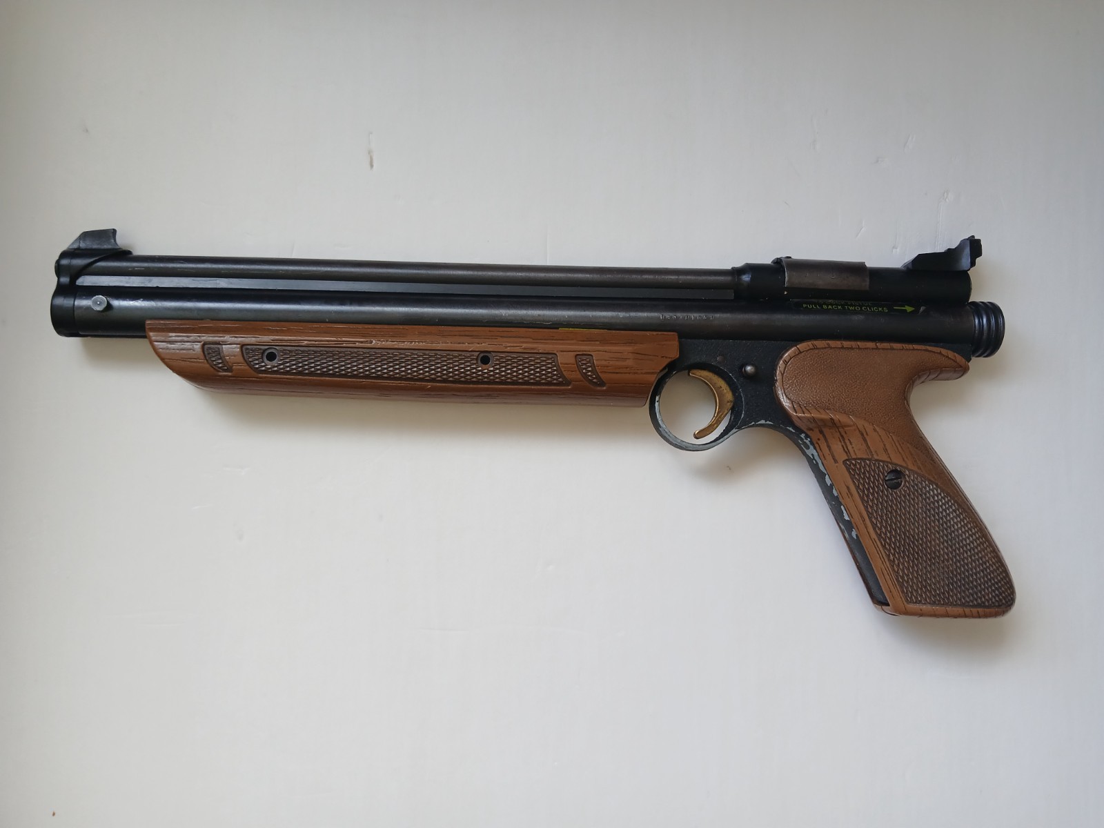 VINTAGE CROSMAN 1377 AMERICAN CLASSIC .177 CAL GOLD TRIGGER EDITION AIR PISTOL