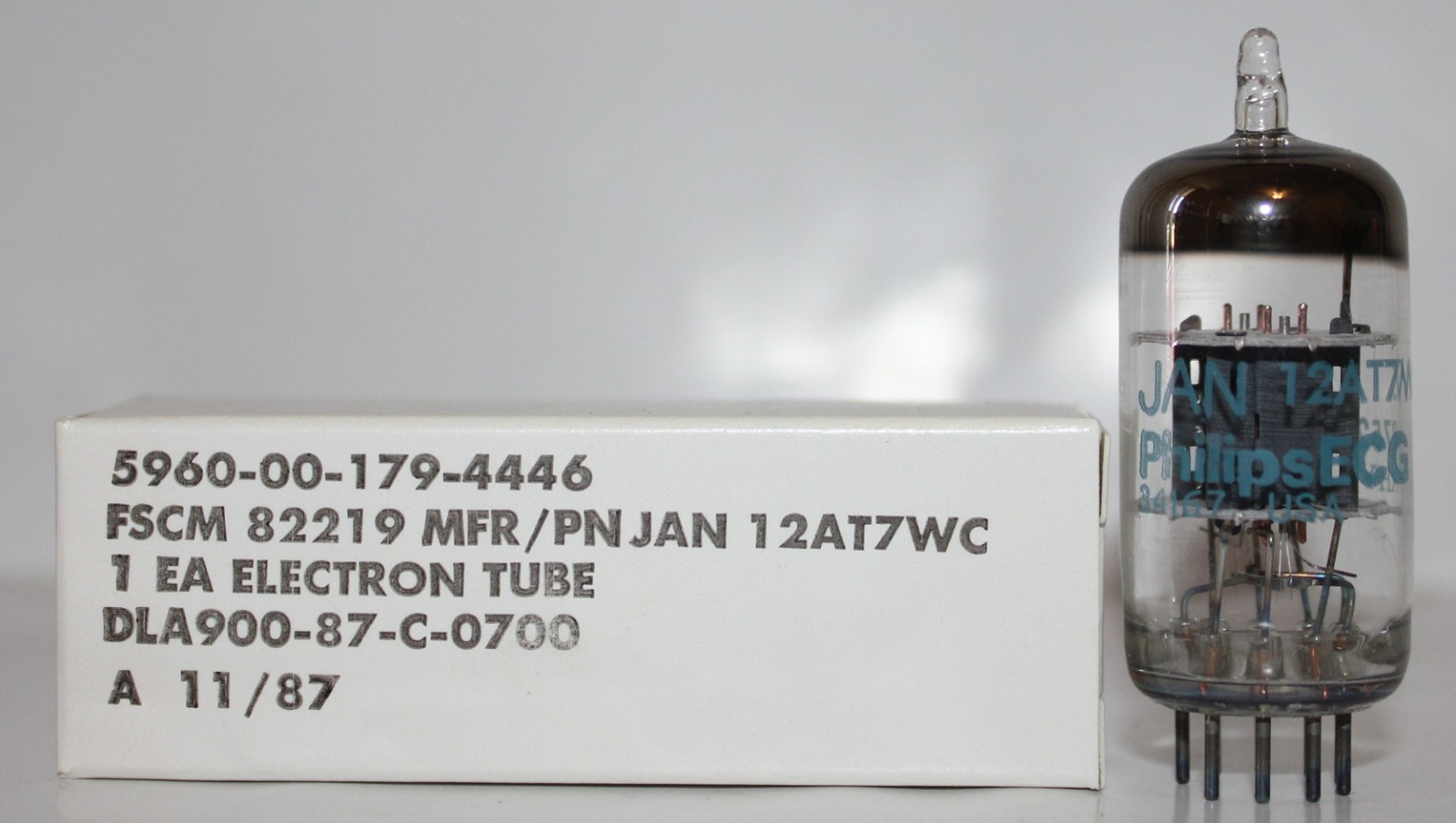 1 X NOS Philips ECG JAN 12AT7WC tube, New in Box 1 X NOS Philips ECG JAN 12AT7WC tube, New in Box