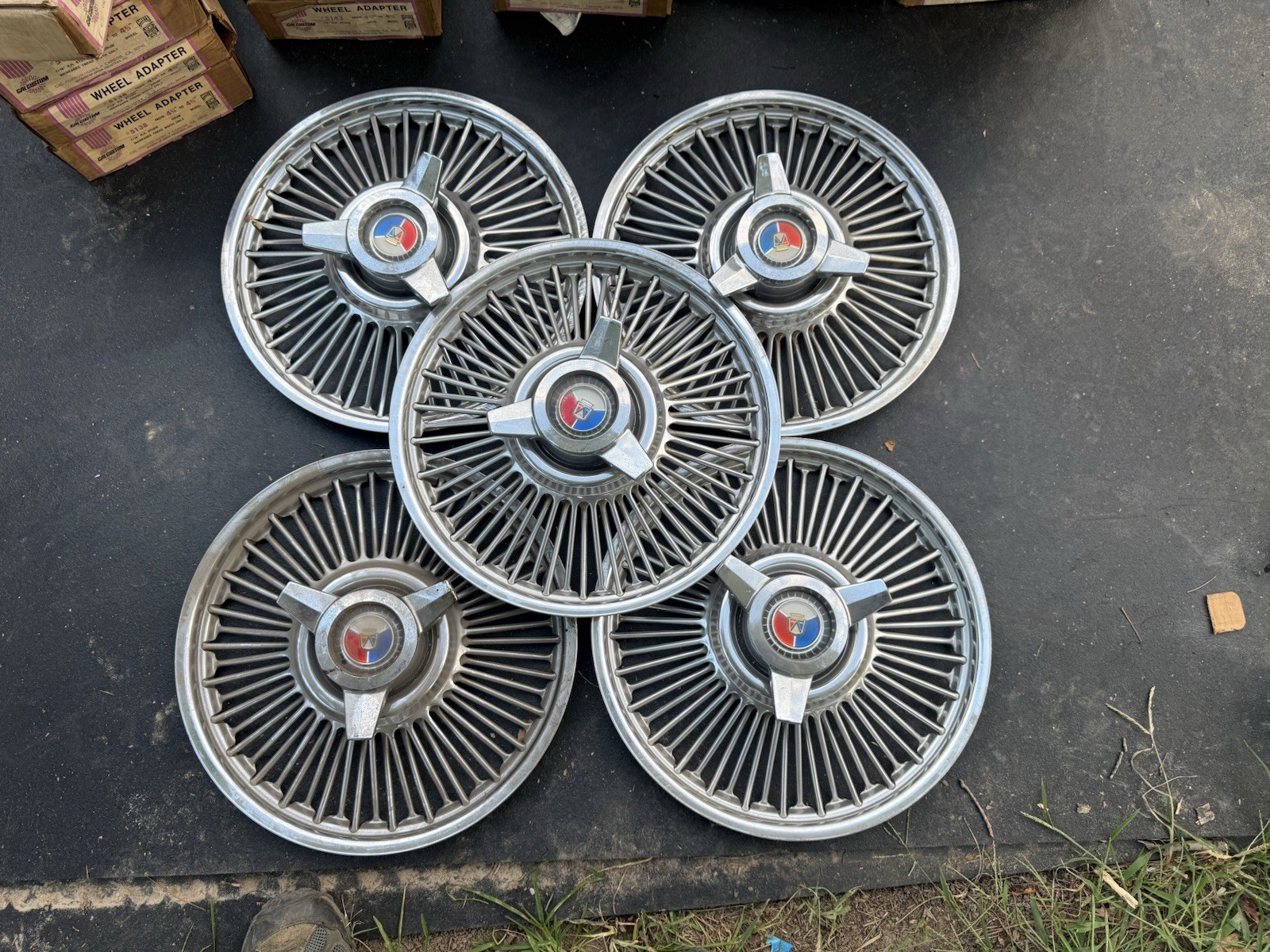 1963-1964 Ford Galaxie??Wire Spoke Spinner Hubcap Set, Original 14\ 1963-1964 Ford Galaxie??Wire Spoke Spinner Hubcap Set, Original 14\