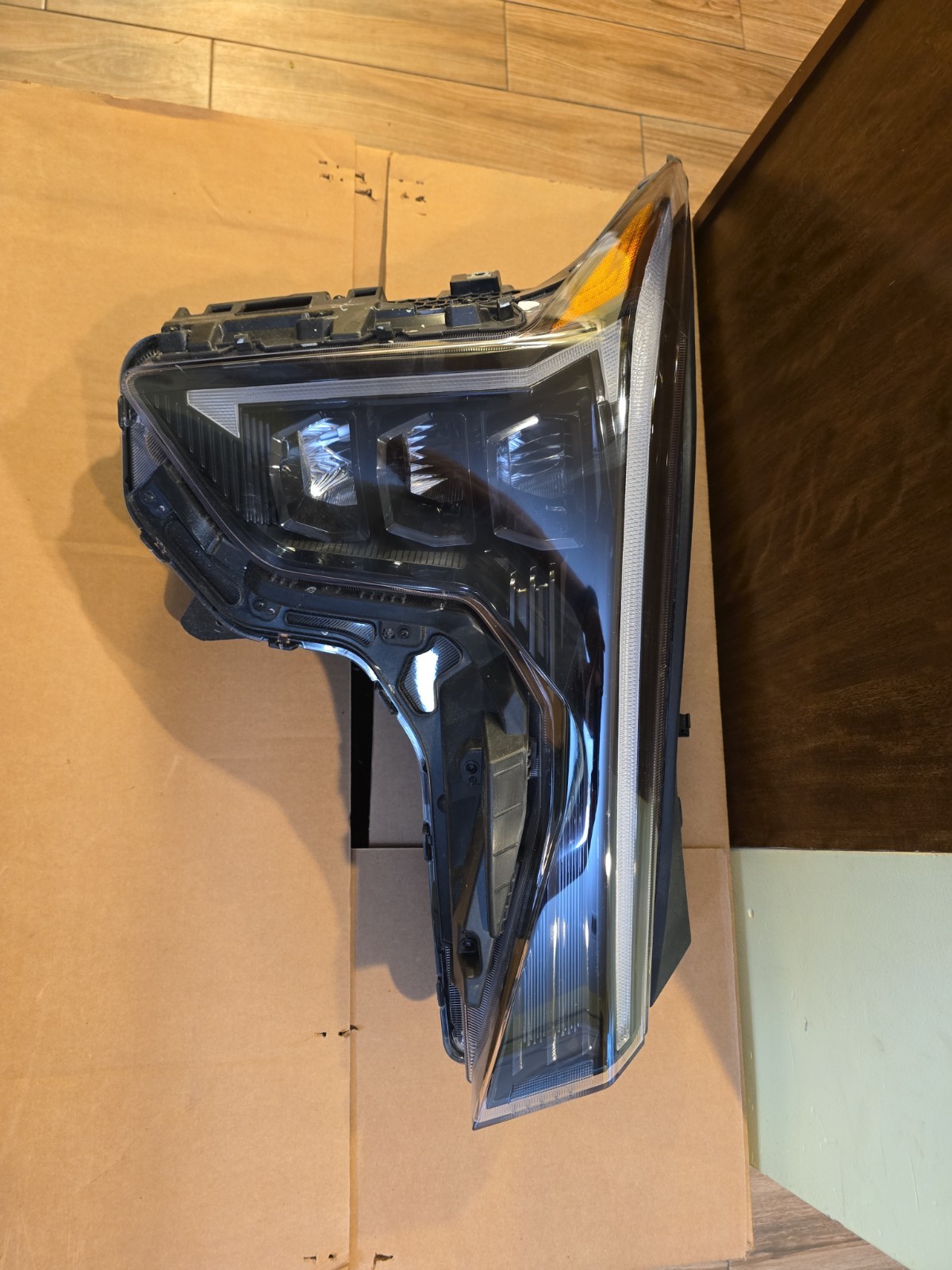 MINT. 2025-2026 KIA K4 LED RIGHT (PASSENGER) SIDE HEADLAMP OEM PART#92102-GGXXX MINT. 2025-2026 KIA K4 LED RIGHT (PASSENGER) SIDE HEADLAMP OEM PART#92102-GGXXX