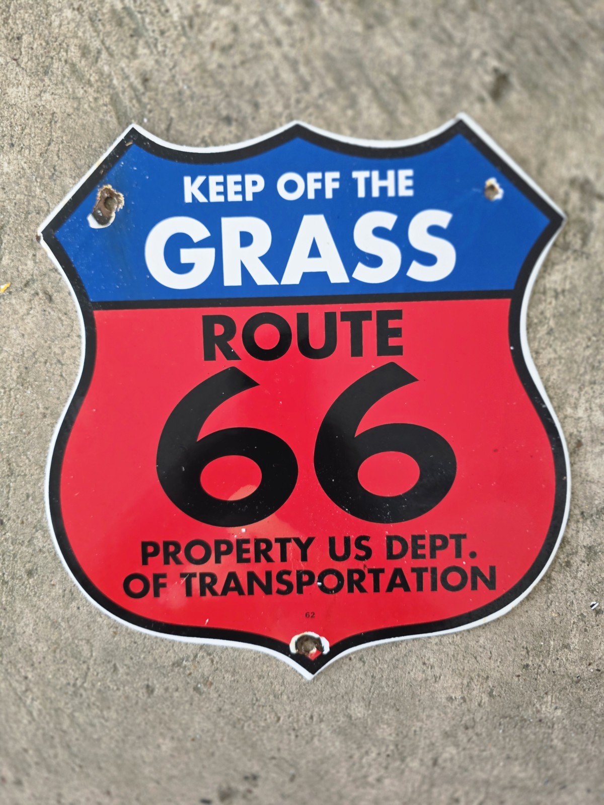 VINTAGE KEEP OFF THE GRASS ROUTE 66 SHIELD 11” x 10 VINTAGE KEEP OFF THE GRASS ROUTE 66 SHIELD 11” x 10