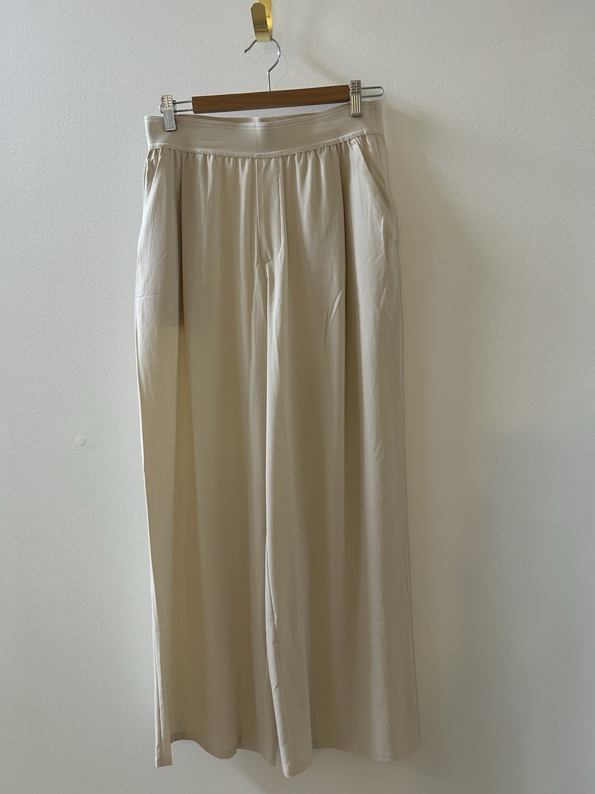 Athleta Women\'s Pants Size M Wide Leg Long Athleta Women\'s Pants Size M Wide Leg Long