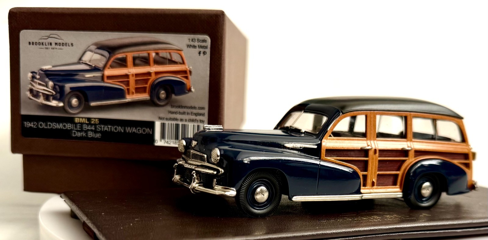 Brooklin BML 25 - 1942 Oldsmobile B44 Station Wagon - Dark Blue -Made in England Brooklin BML 25 - 1942 Oldsmobile B44 Station Wagon - Dark Blue -Made in England