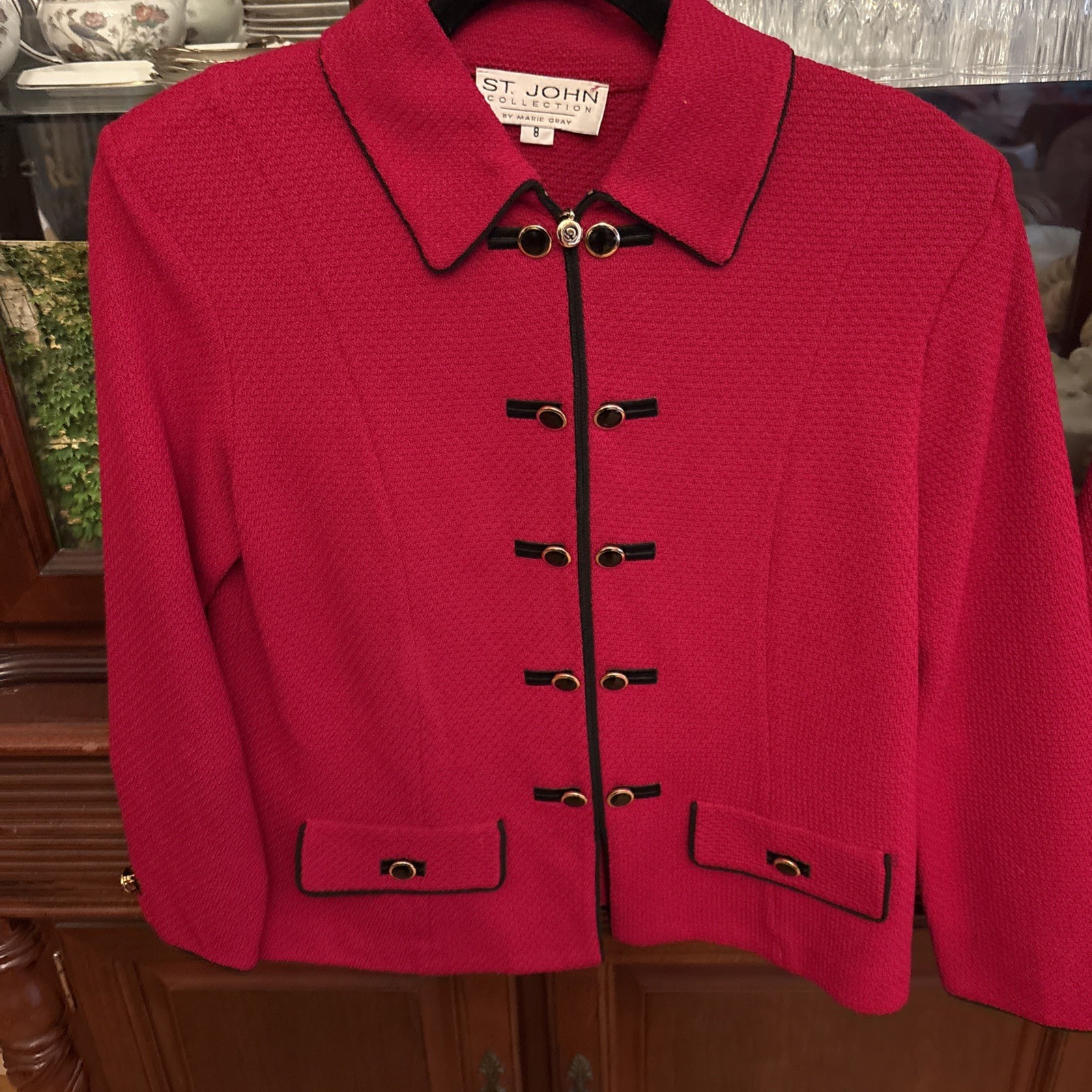 St John Collection By Marie Gray 2 Piece Suit Size 8 St John Collection By Marie Gray 2 Piece Suit Size 8