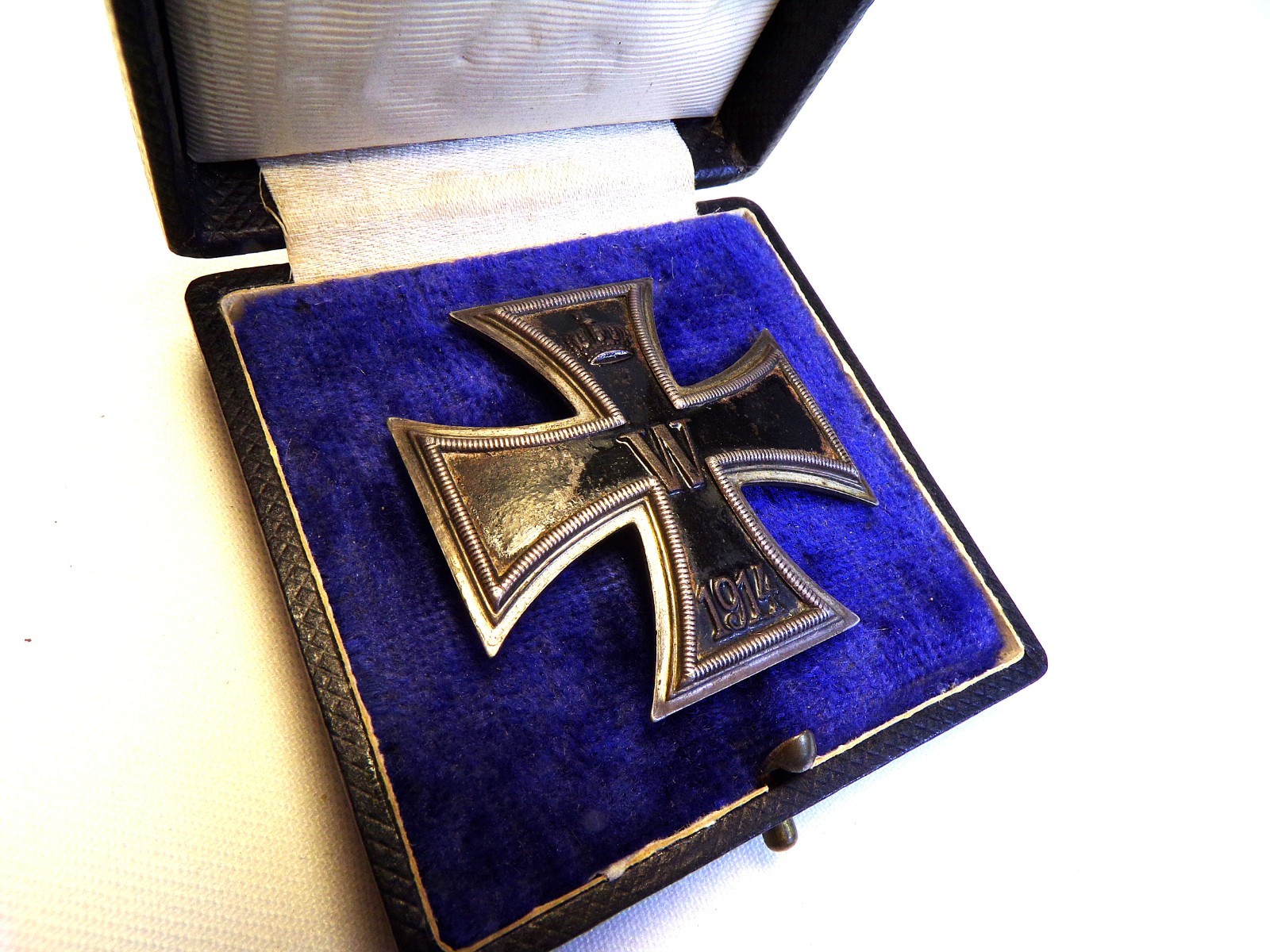 ✚WW1 German Iron First Class w/Blue Velvet Case Maker Marked with Square (4232) ✚WW1 German Iron First Class w/Blue Velvet Case Maker Marked with Square (4232)