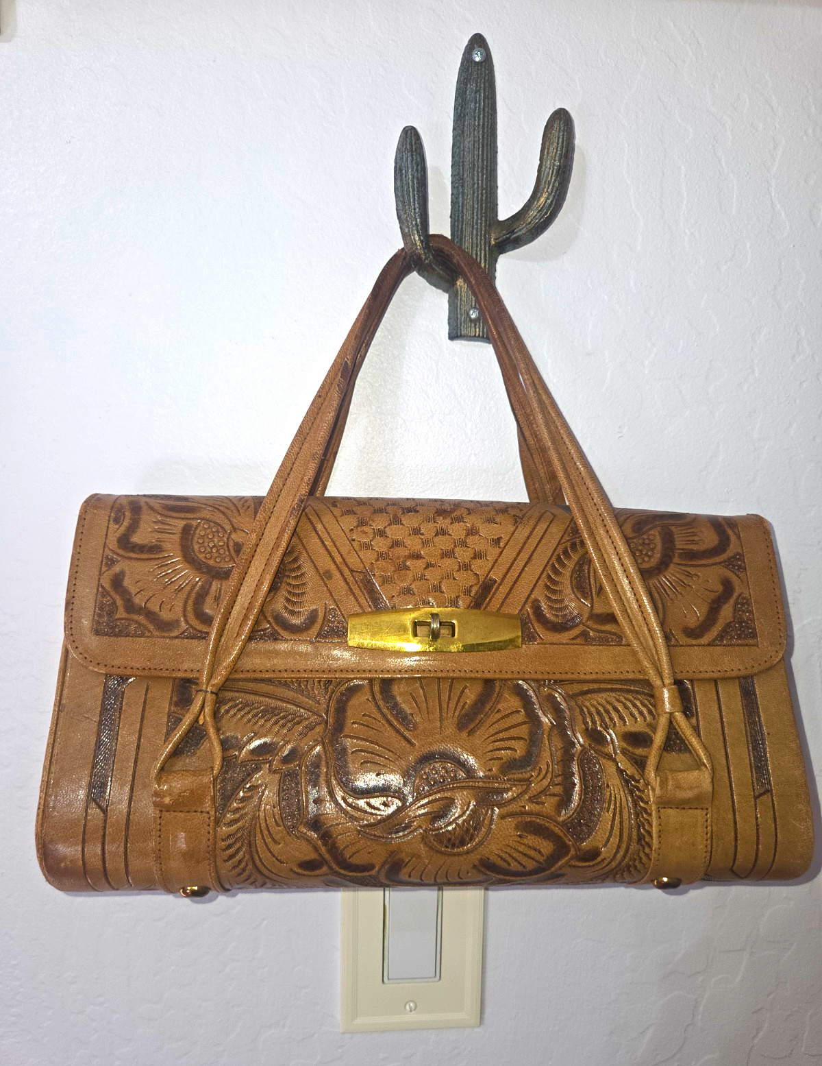 Avelar Vintage 1960s Brown Tooled Leather Western Handbag Floral Design Avelar Vintage 1960s Brown Tooled Leather Western Handbag Floral Design