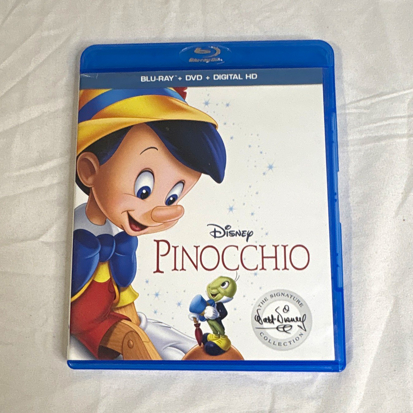 Disney Pinocchio Blu-ray+DVD Signature Collection G 2017 88m 1.33:1 Disney Pinocchio Blu-ray+DVD Signature Collection G 2017 88m 1.33:1