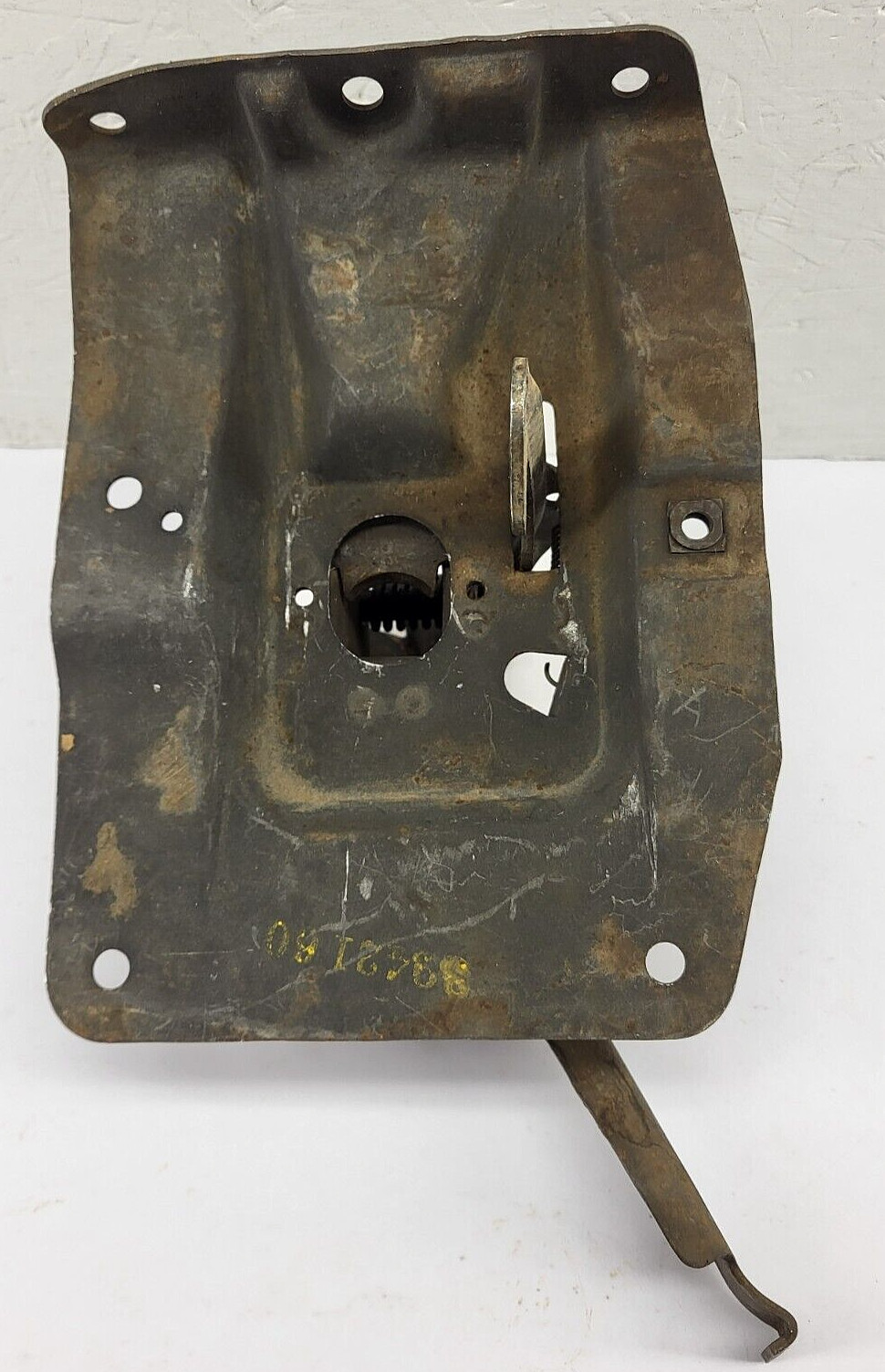 NOS 1969 Chevrolet Impala Caprice  SS 396 427 Hood Latch 3942160