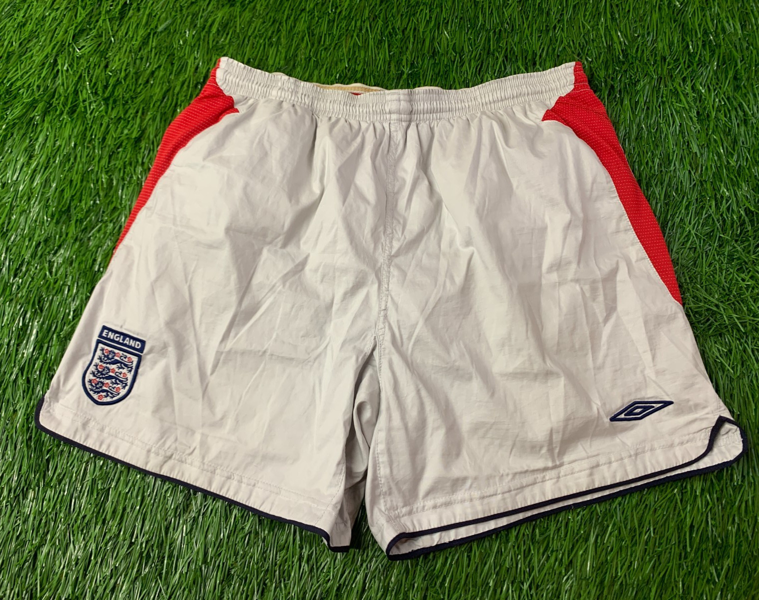 ENGLAND TEAM 2004/2006 VINTAGE FOOTBALL SOCCER SHORTS AWAY UMBRO ORIGINAL SIZE L